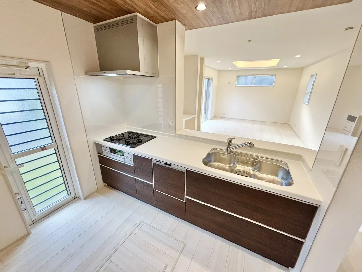 対面式システムキッチン