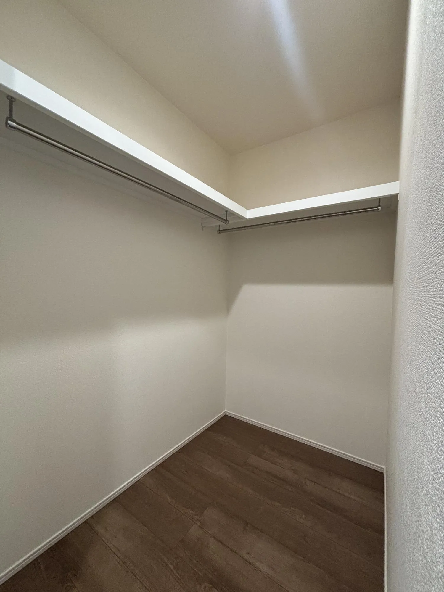 【3号棟　洋室(6.0帖)　ウォークインクローゼット】