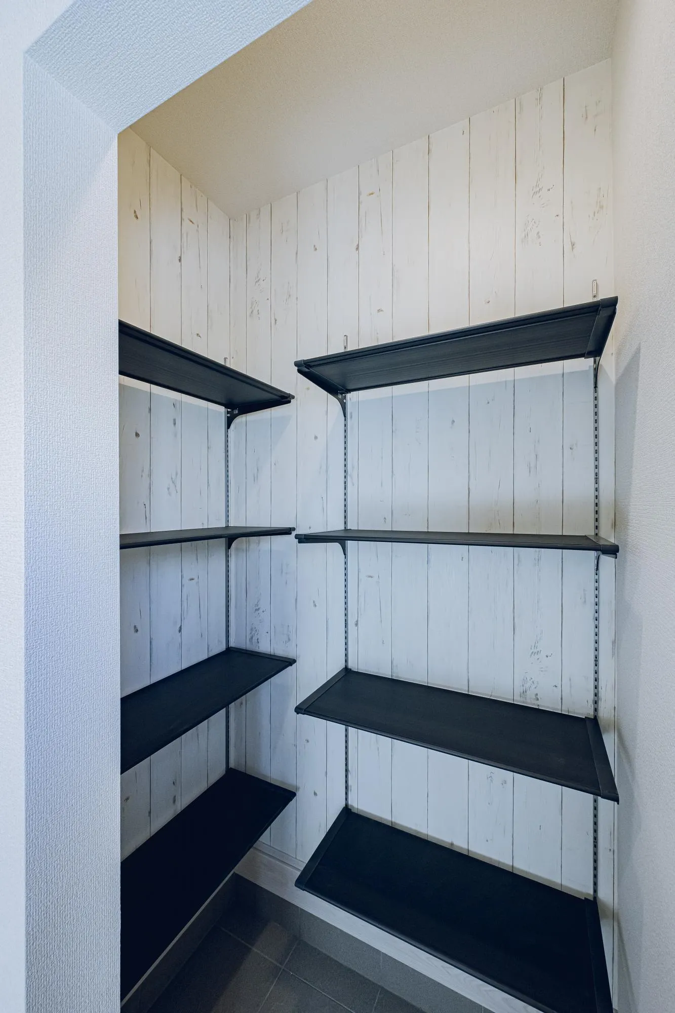 1号棟:玄関収納　