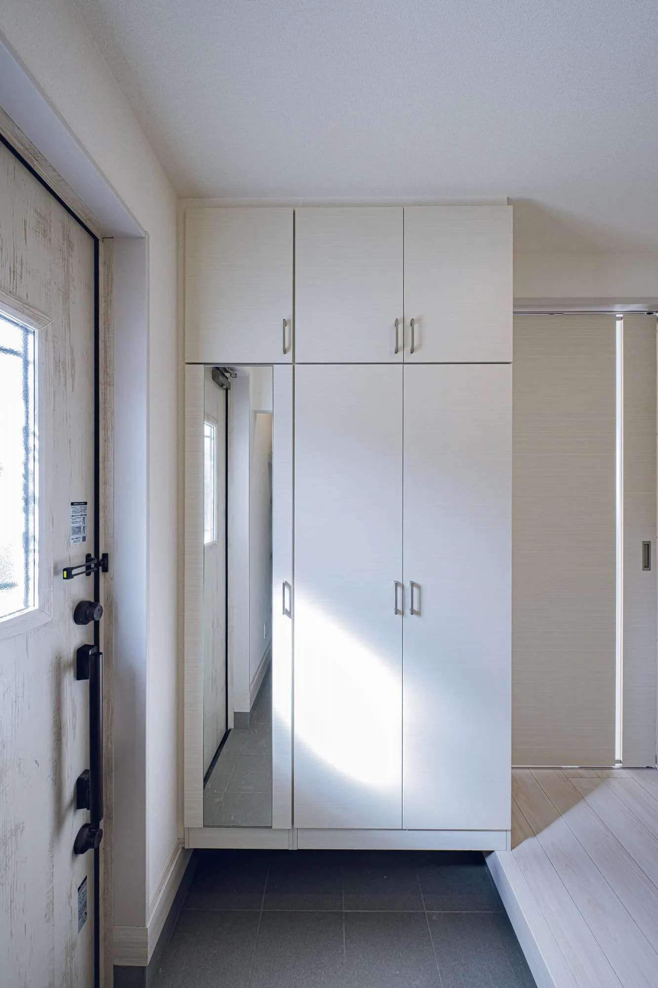 1号棟:玄関収納　