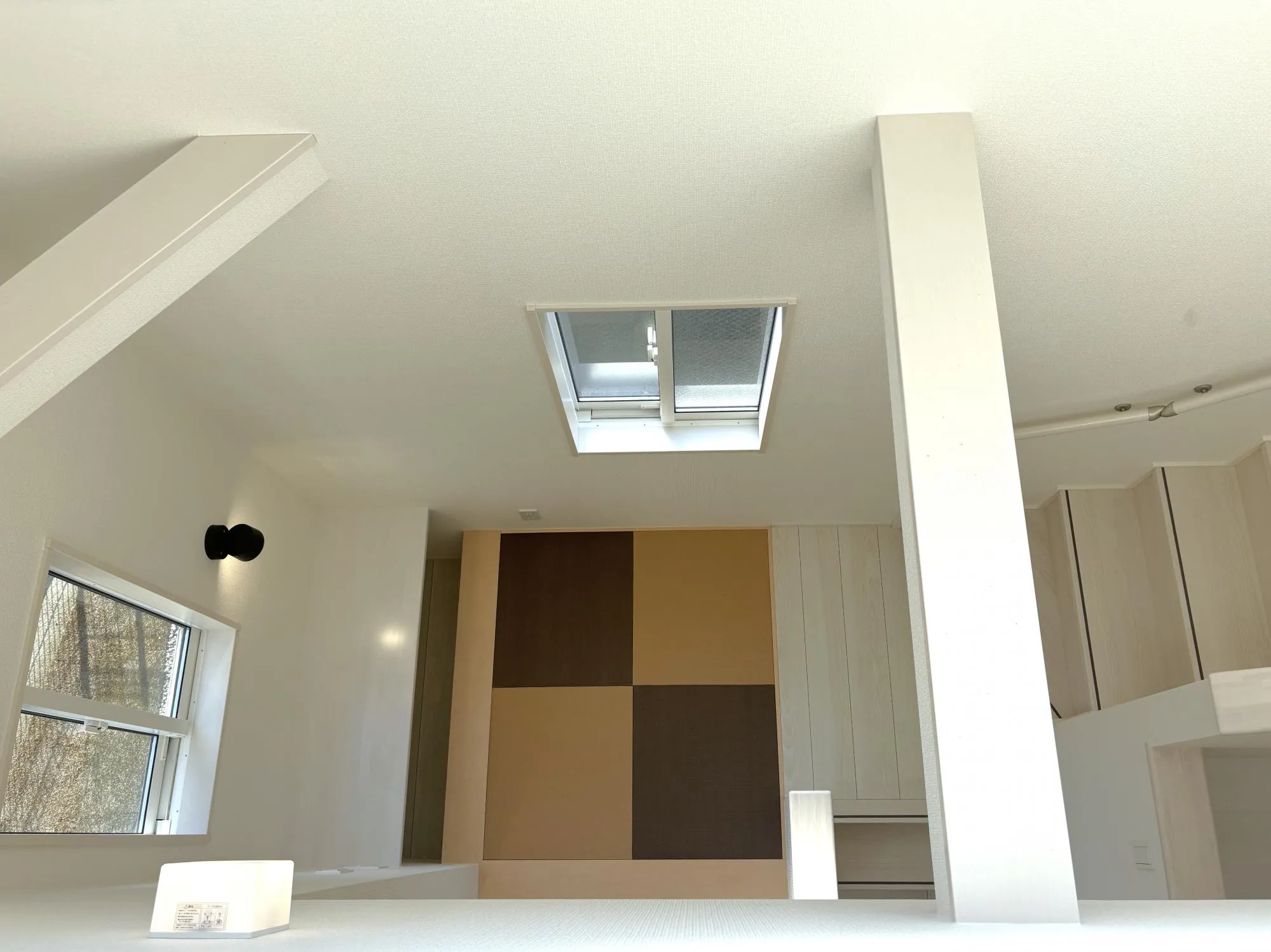 【吹抜】マルチスキップ上部は吹抜になっており、デザイン性や機能性だけでなく採光まで考えられた設計。