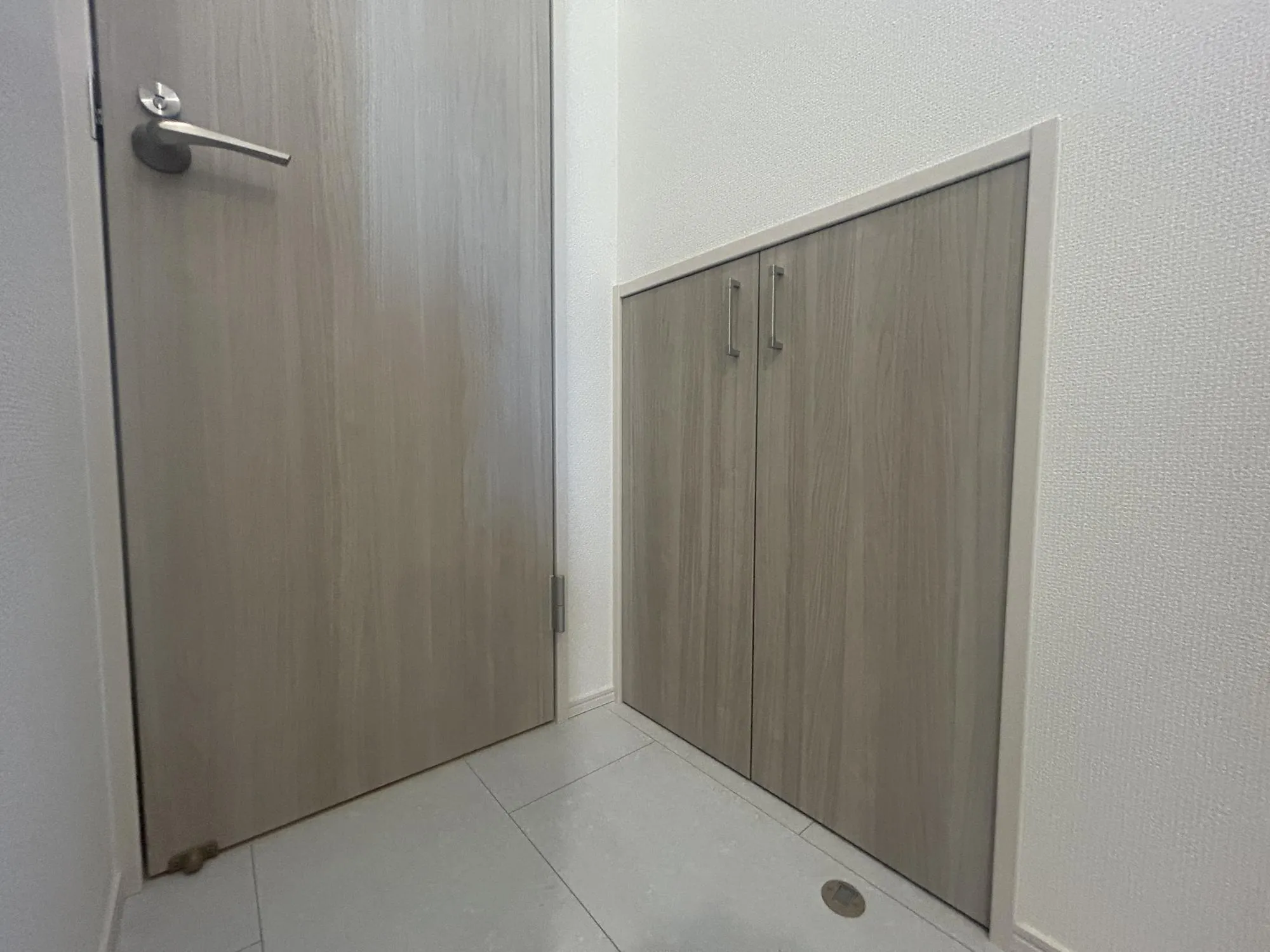 1階トイレ前収納