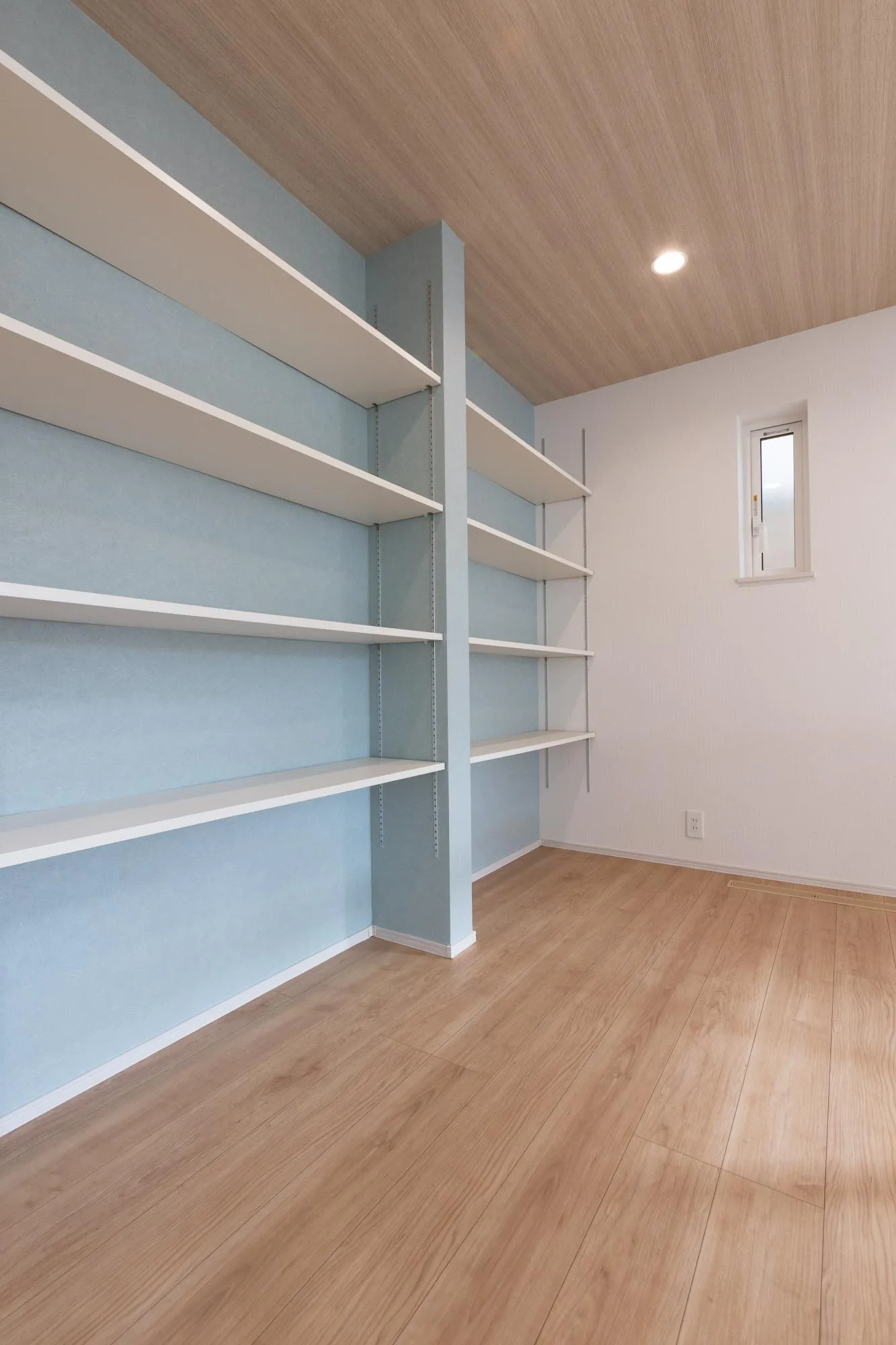 【1号棟】
ワークスペース(3.75J)