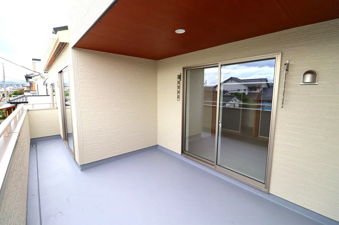 【1号棟インナーバルコニー】 