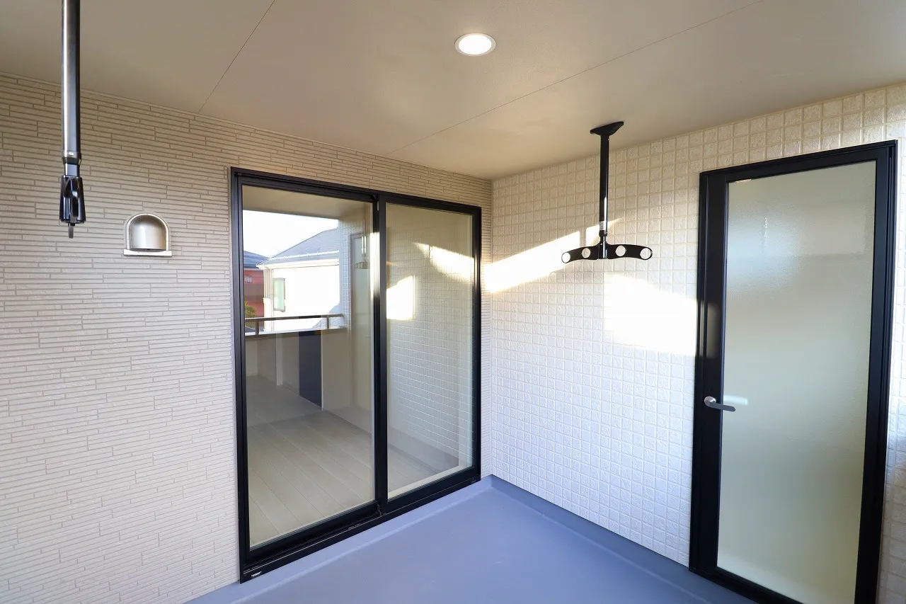 【1号棟インナーバルコニー】 