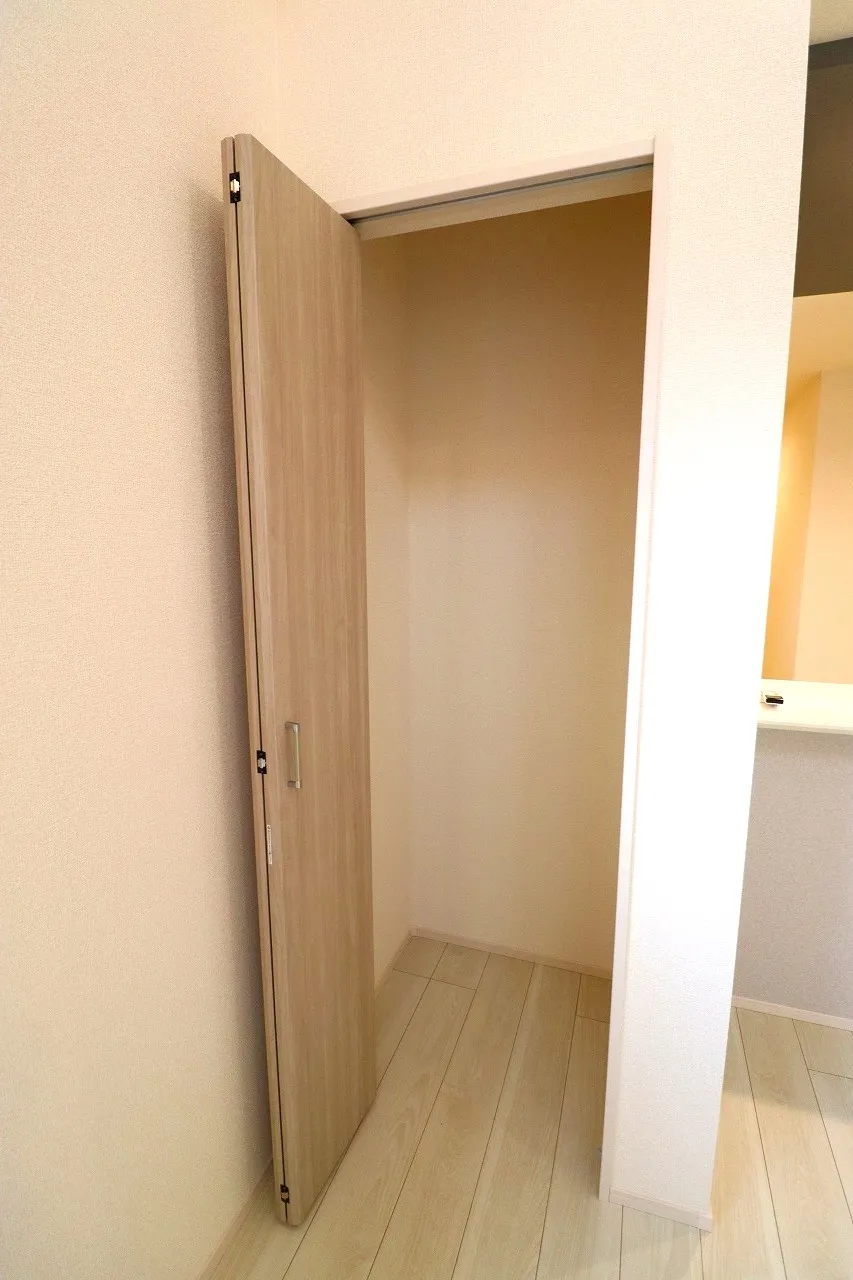 【3号棟リビング収納】