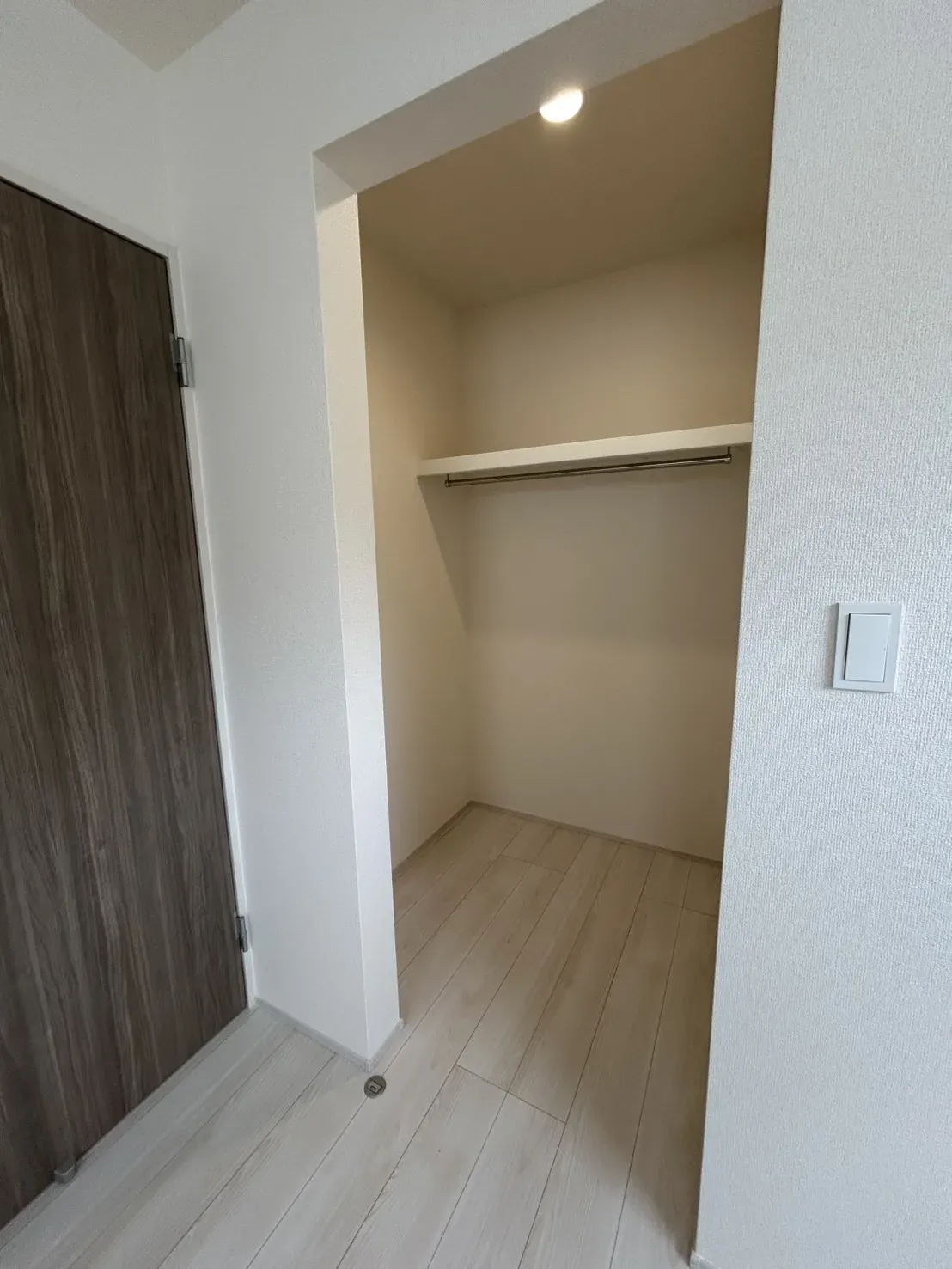 【洋室5.25帖ウォークインクローゼット】