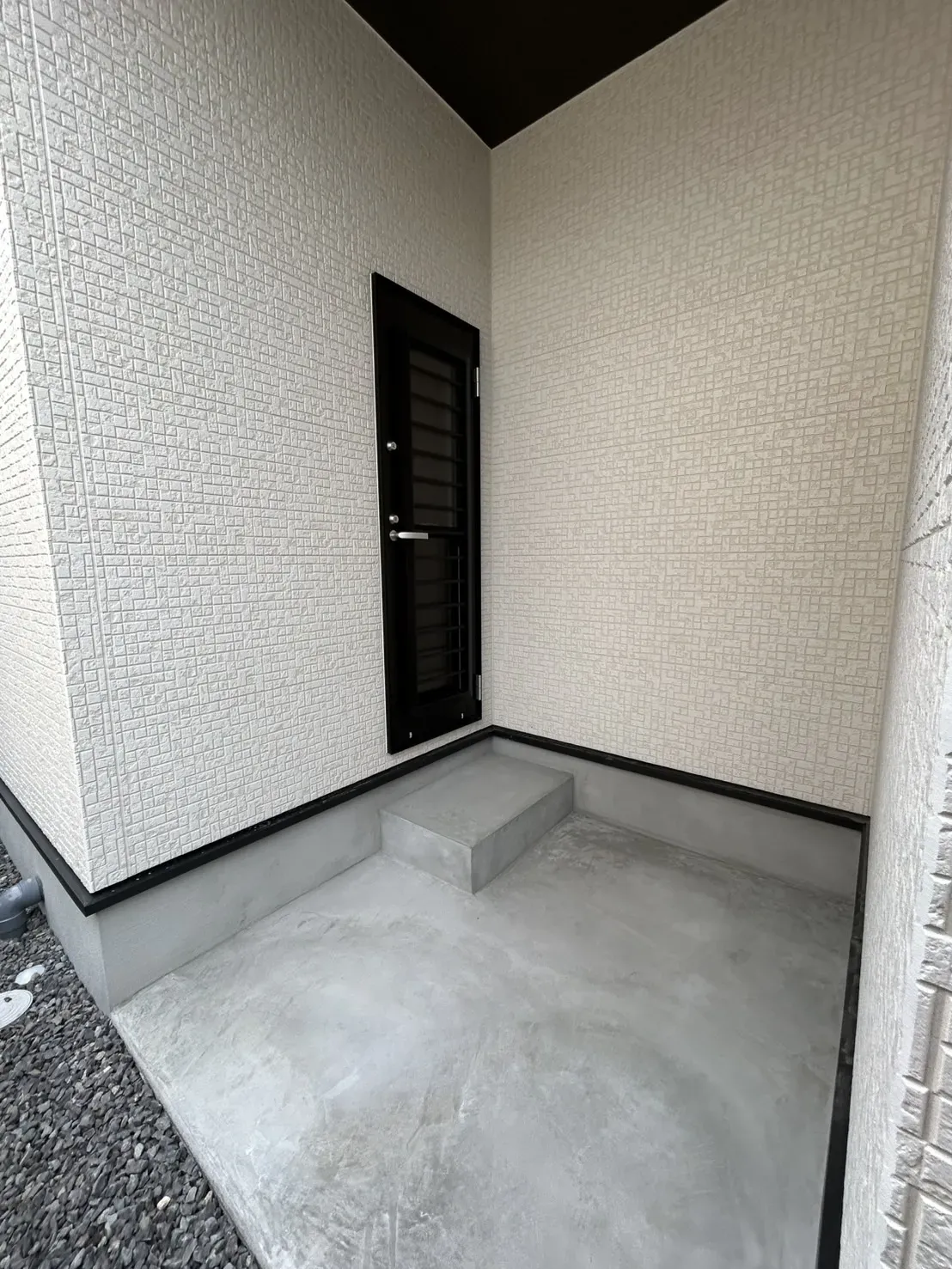 【洗面所勝手口】