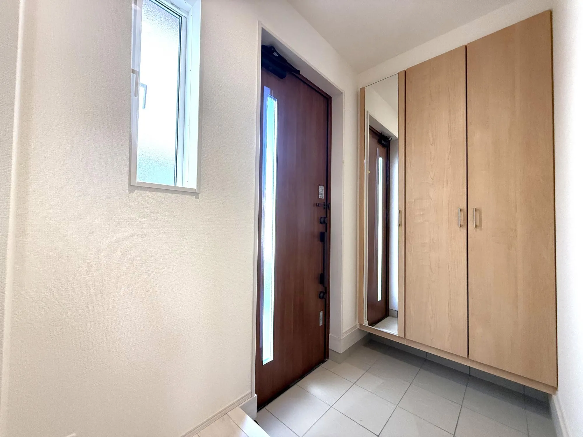 玄関　②号棟　2025年11月撮影