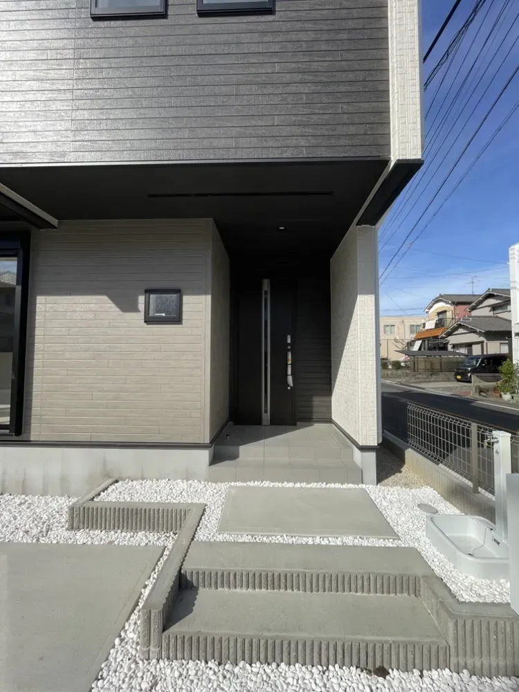 ②号棟　玄関ポーチ