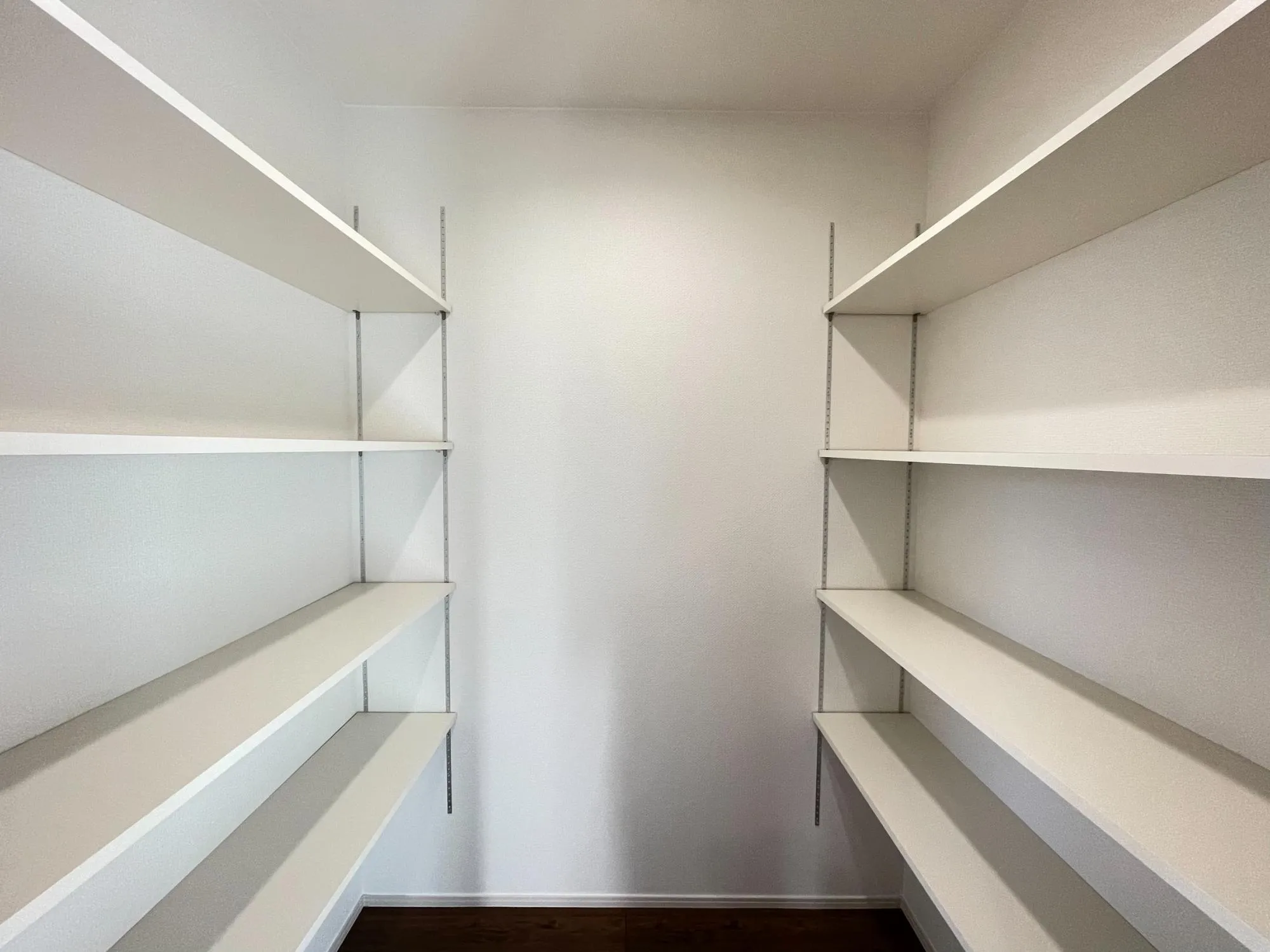 ②号棟　パントリー