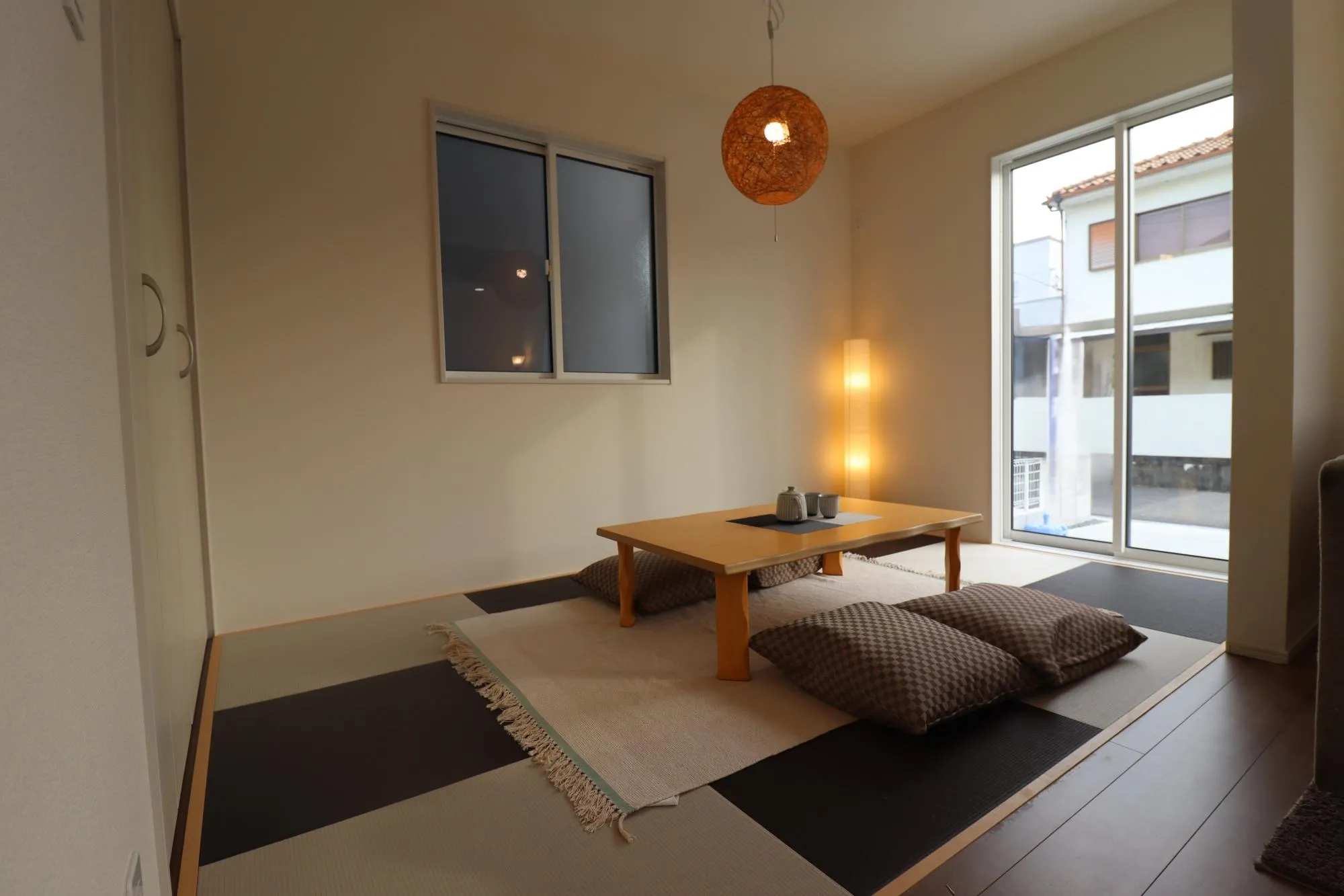 【①号棟】モデル家具設置中!