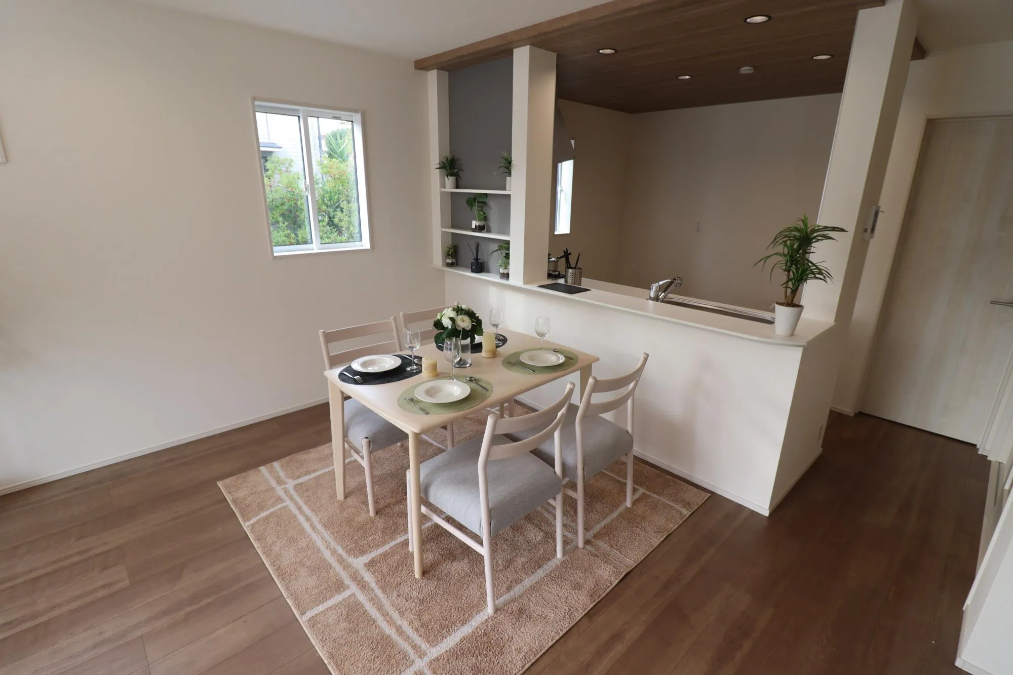 【①号棟】モデル家具設置中!