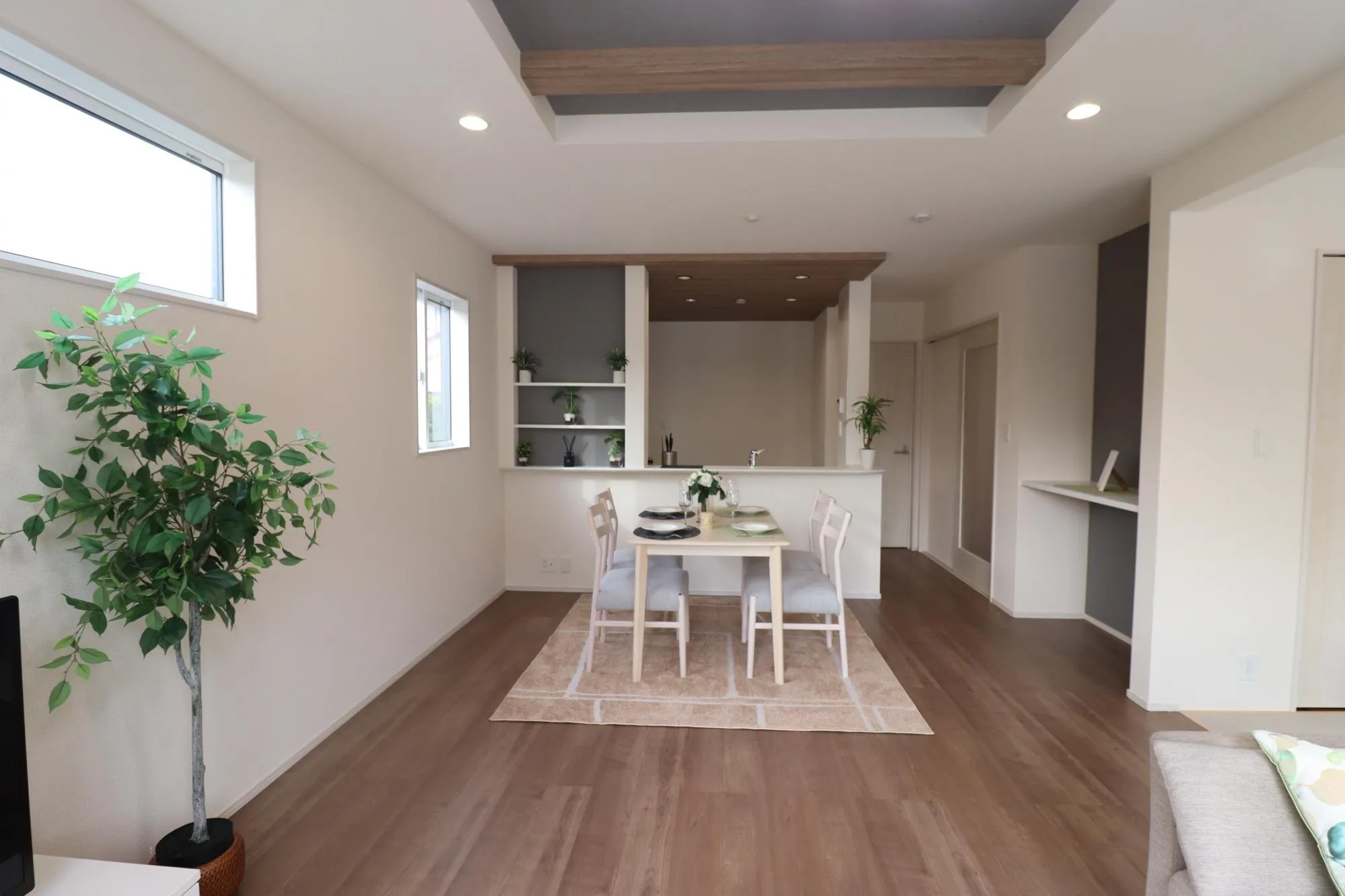 【①号棟】モデル家具設置中!