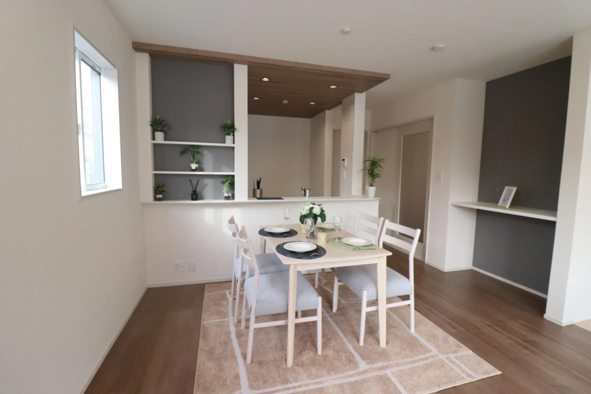 【①号棟】モデル家具設置中!