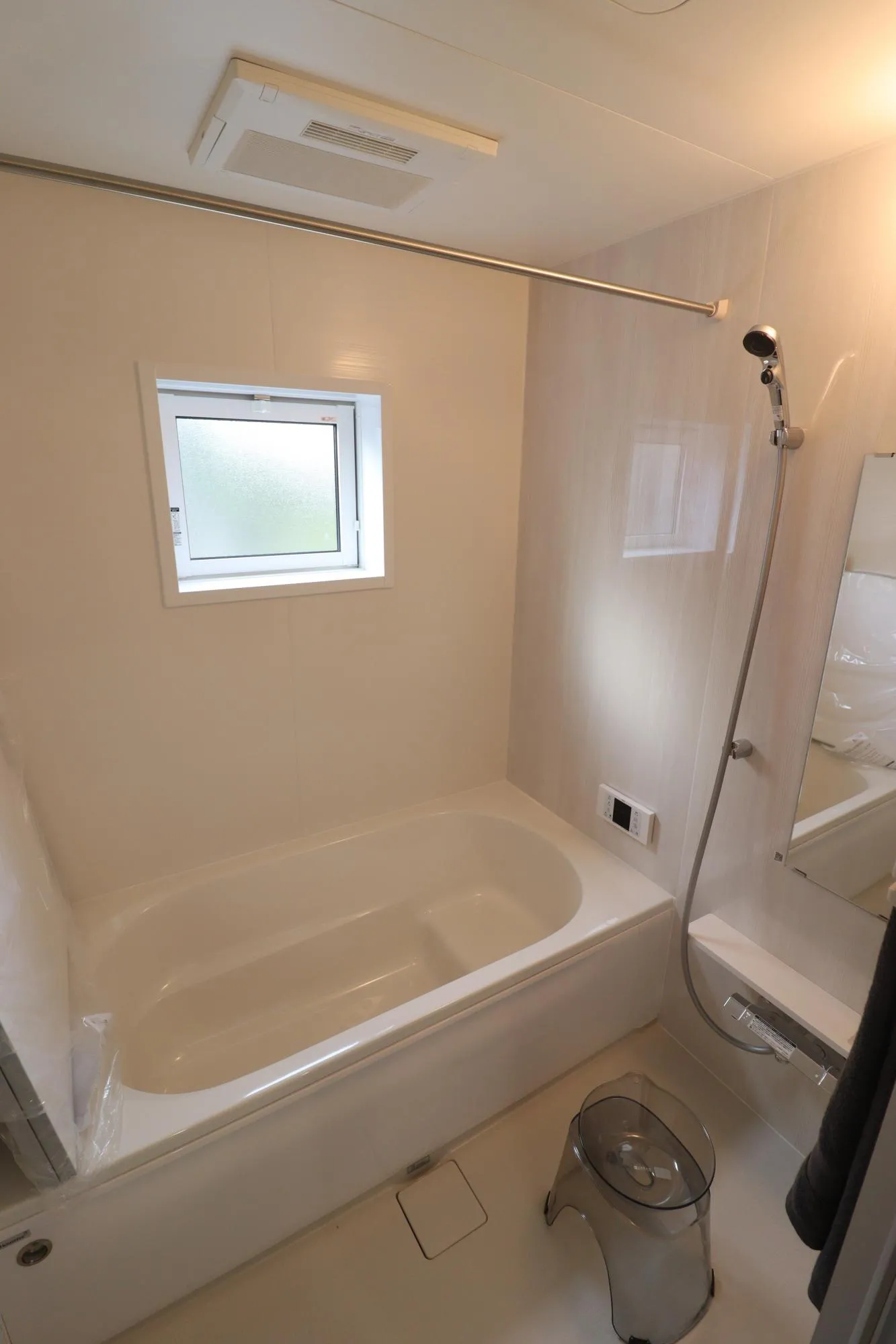 【①号棟】モデル家具設置中!