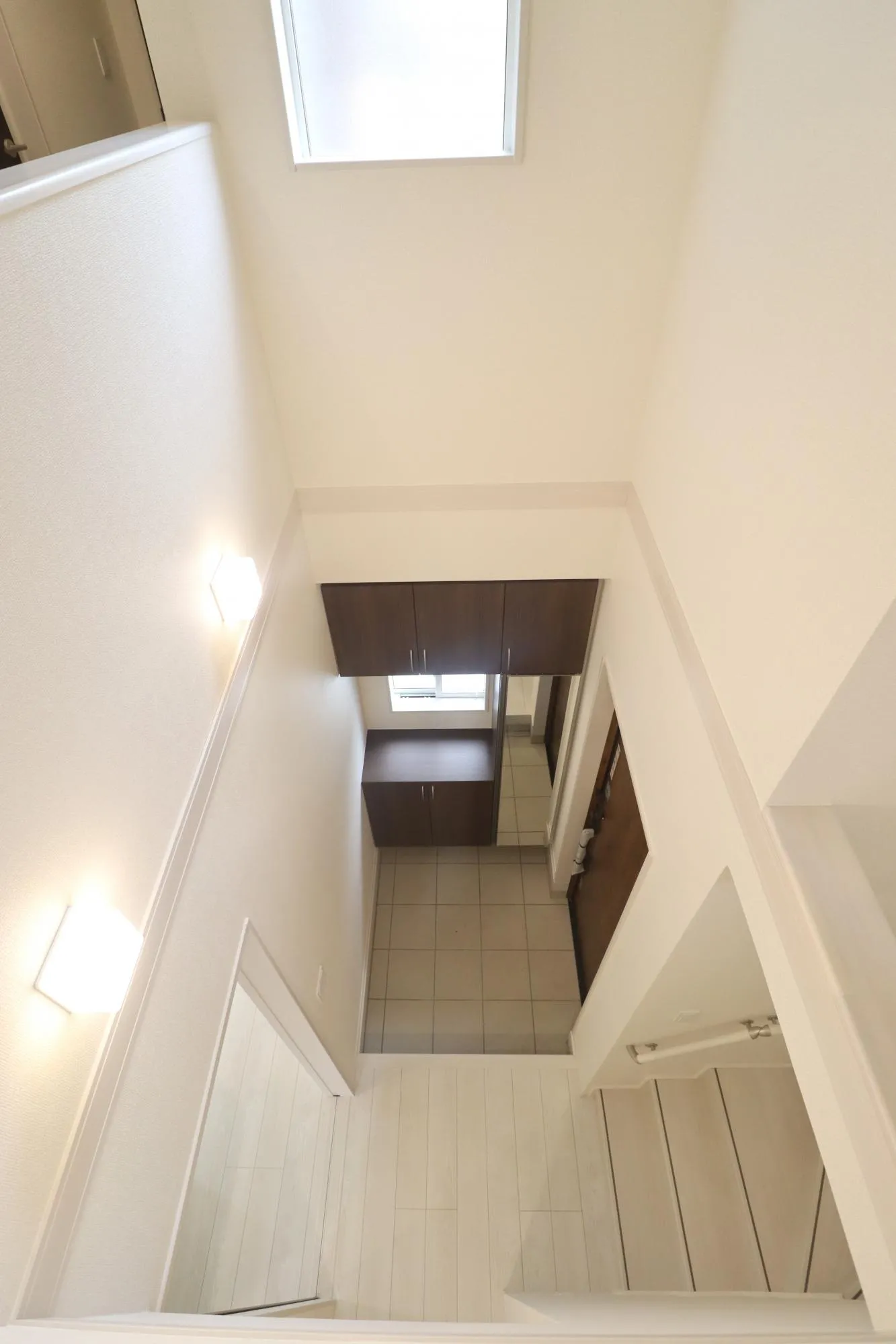 【玄関　吹抜】