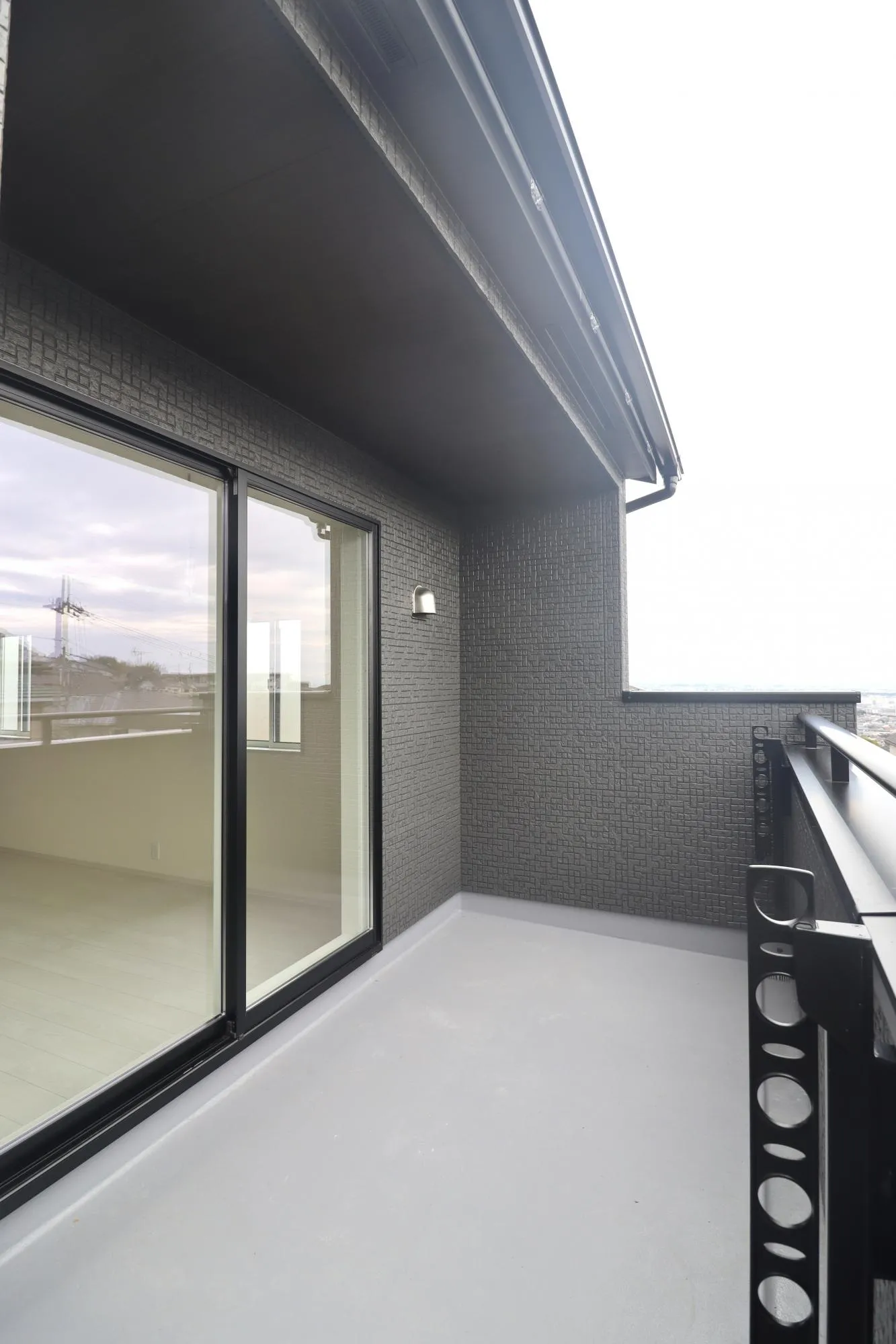 【バルコニー】