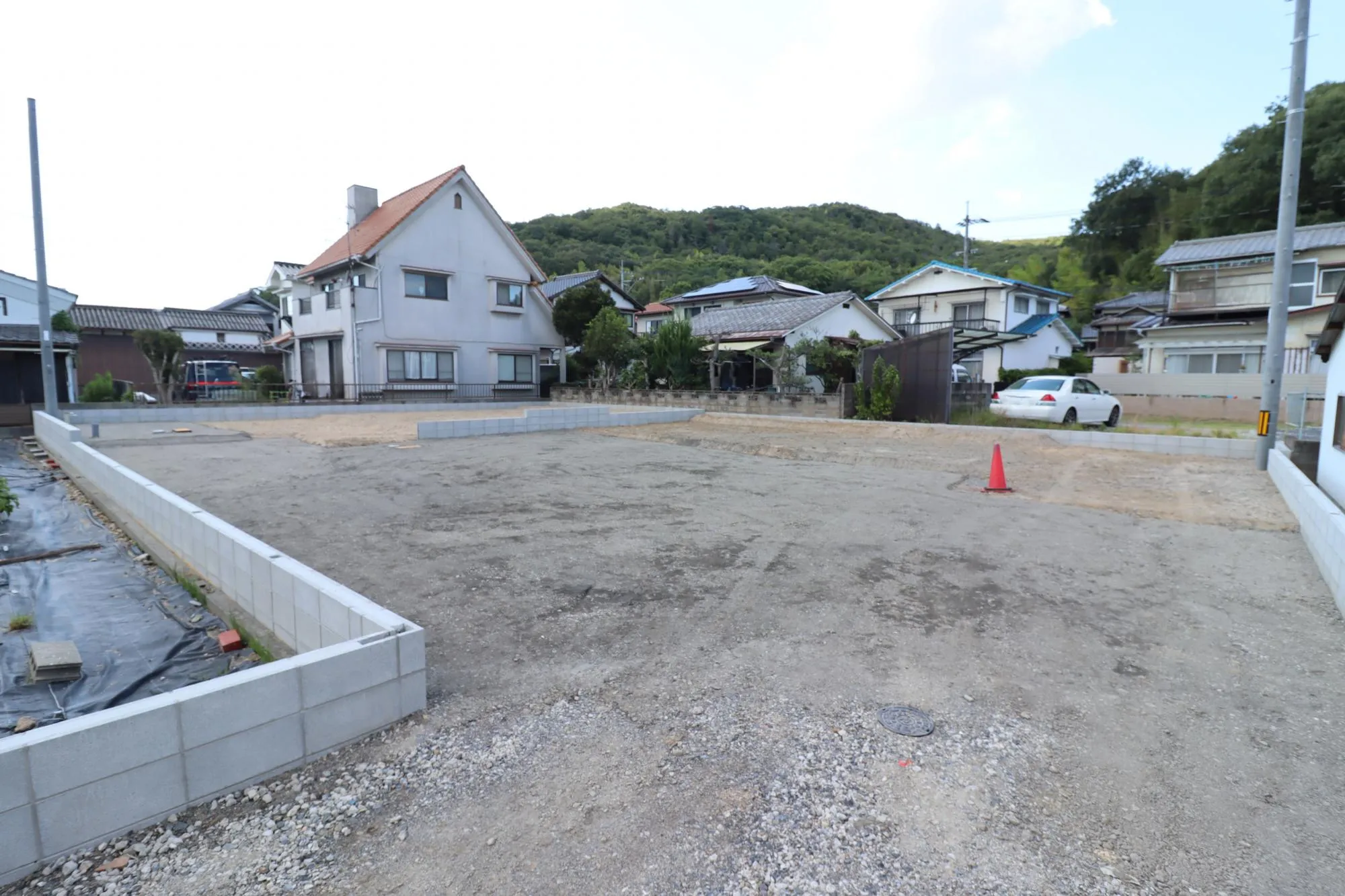 【現地写真(左奥1号棟、右手前2号棟)】