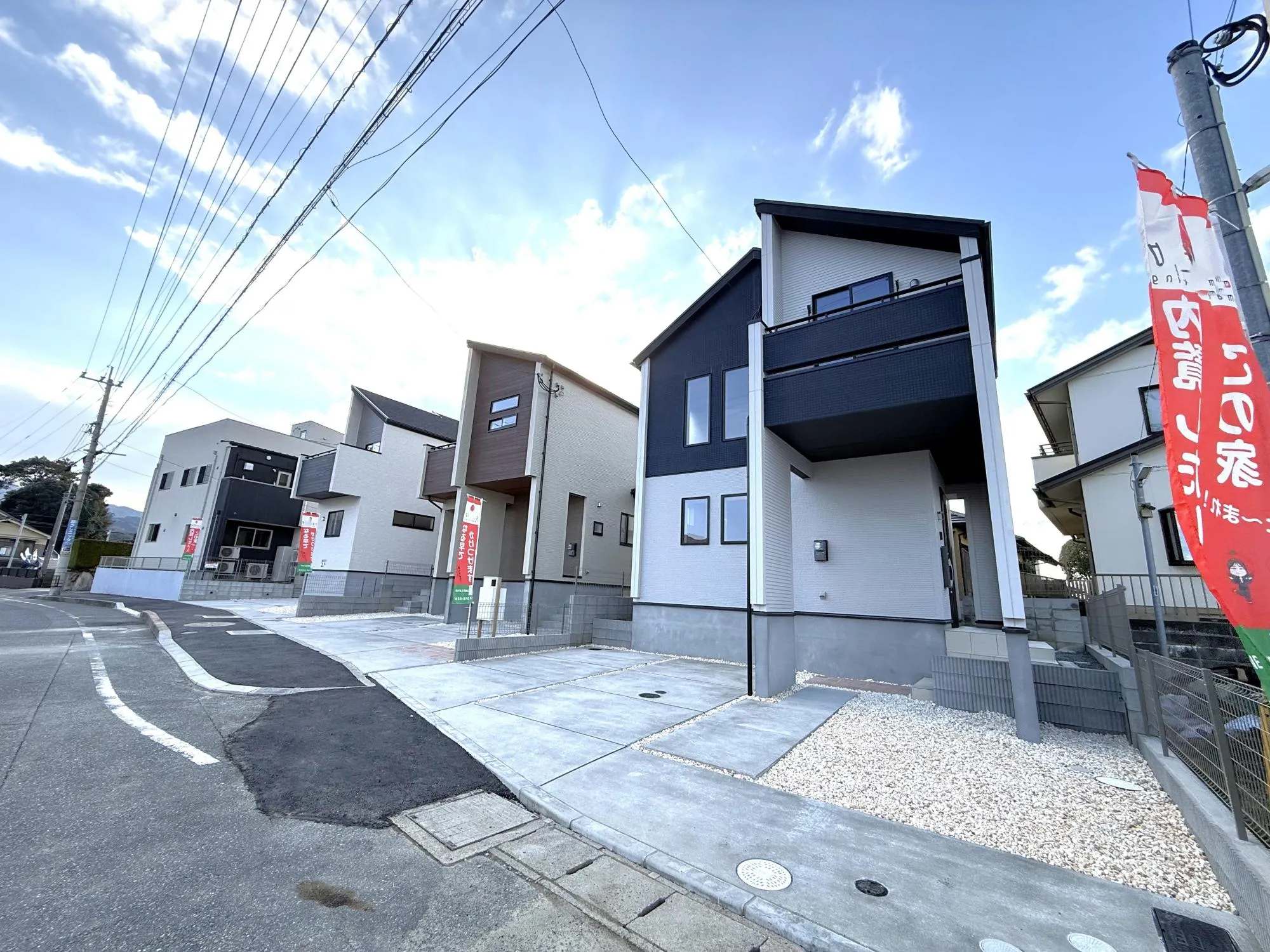 外観　左:③号棟　中央:②号棟　右:①号棟　2025年12月撮影