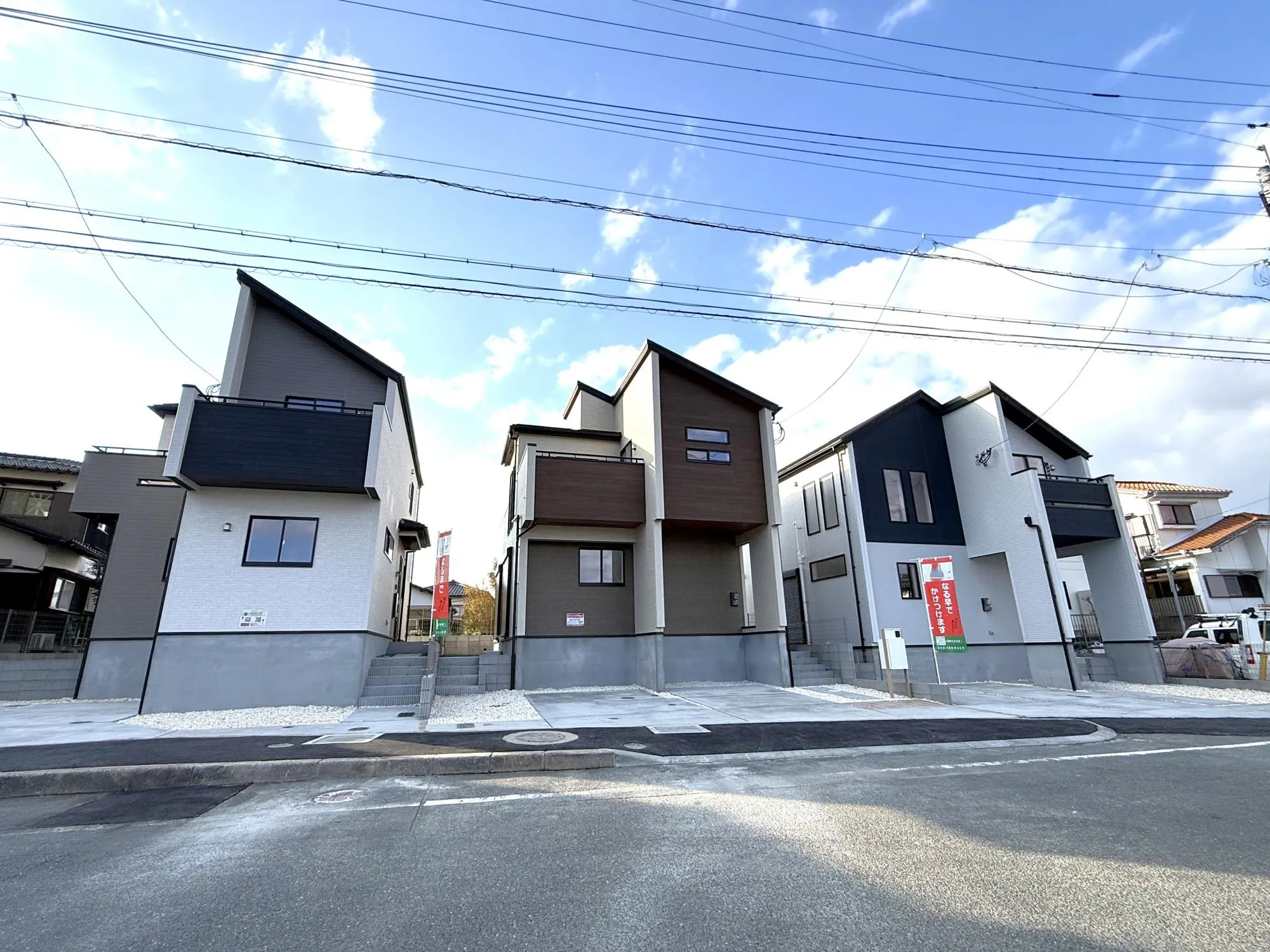 外観　左:③号棟　中央:②号棟　右:①号棟　2025年12月撮影