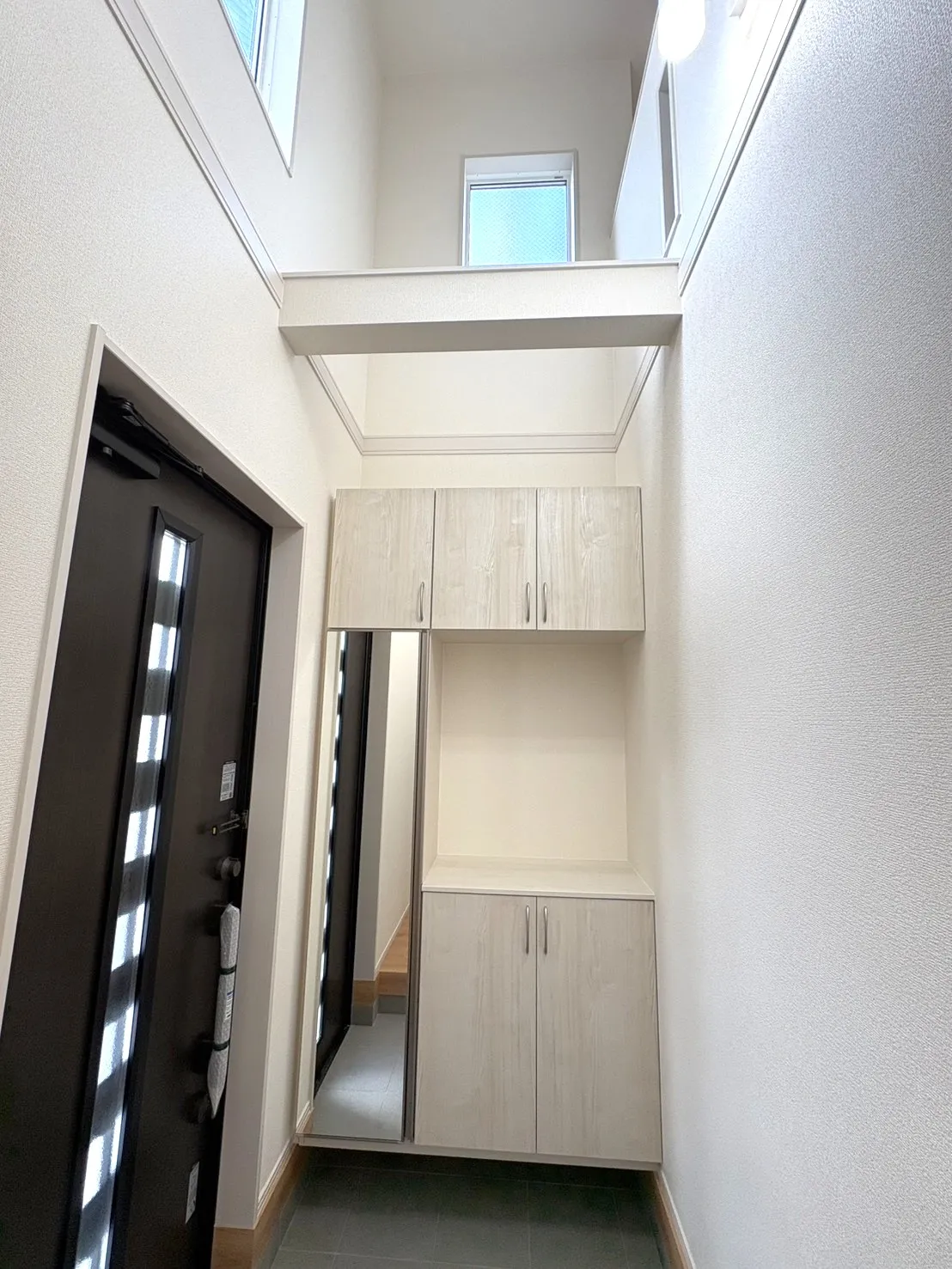 玄関　①号棟　2025年10月撮影