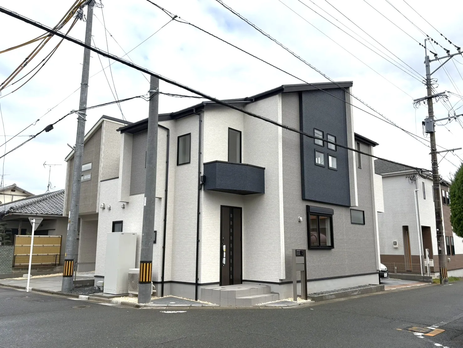 外観　左:②号棟　右:①号棟　2025年10月撮影