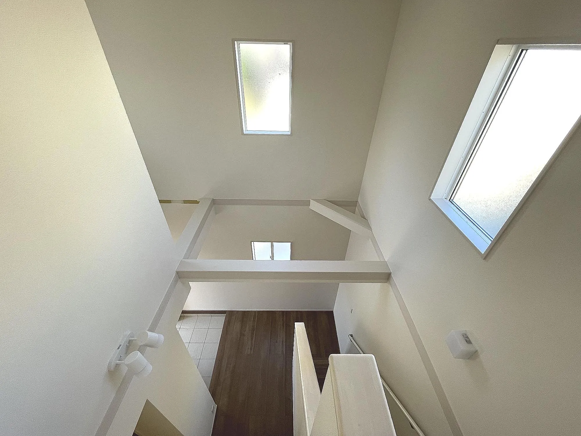 2号棟玄関吹抜け2号棟