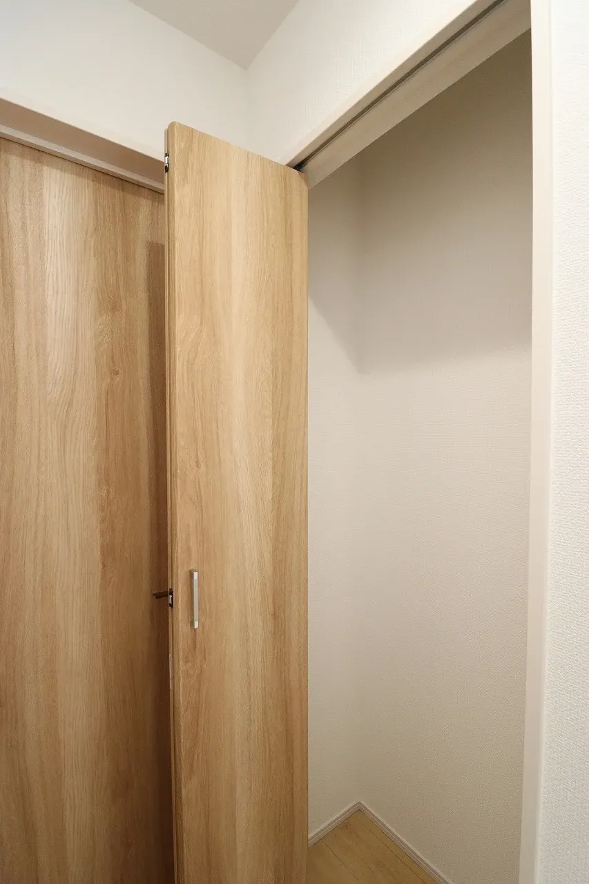 ①号棟 2階廊下収納