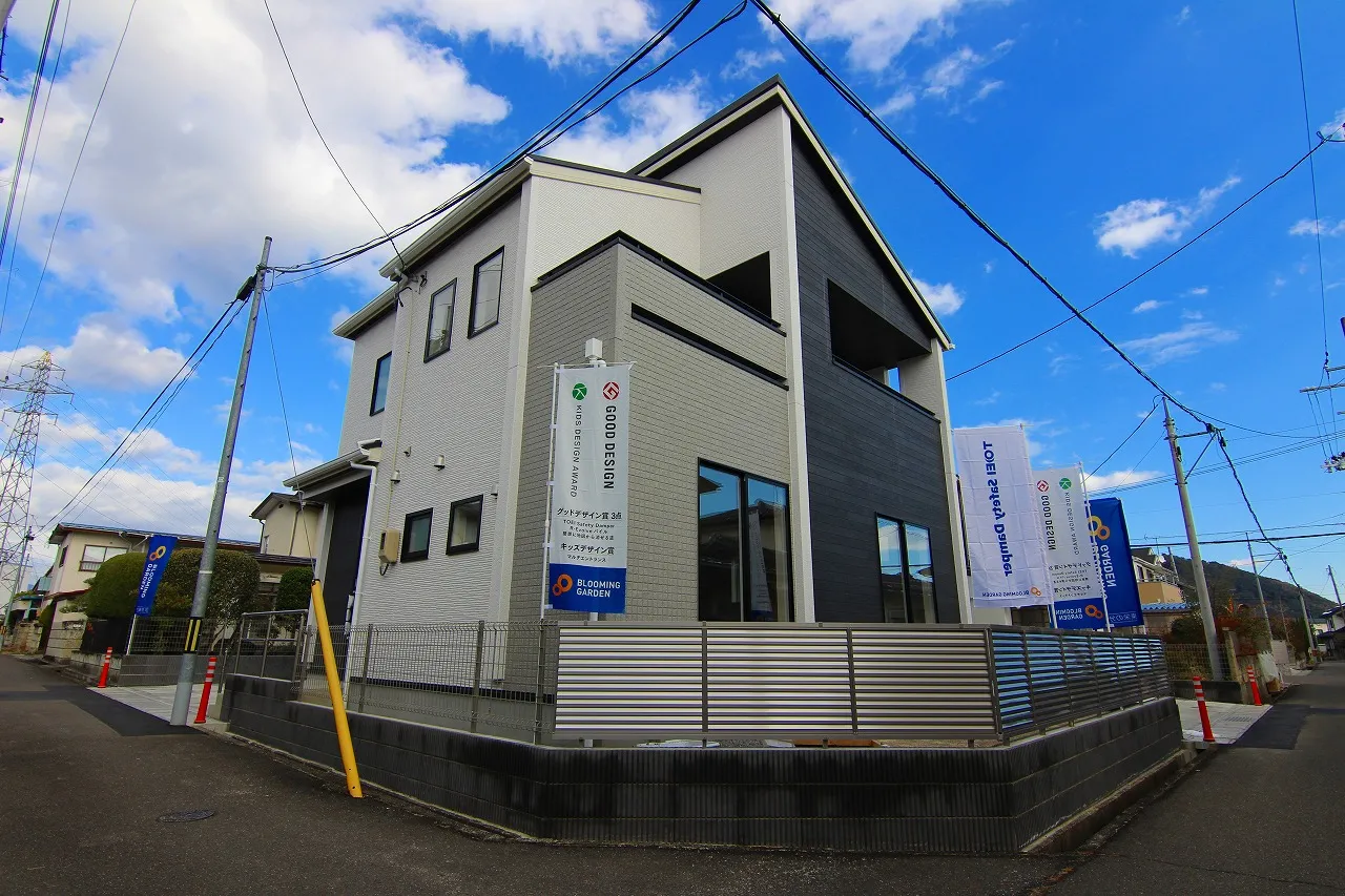 【1号棟外観　南側】 