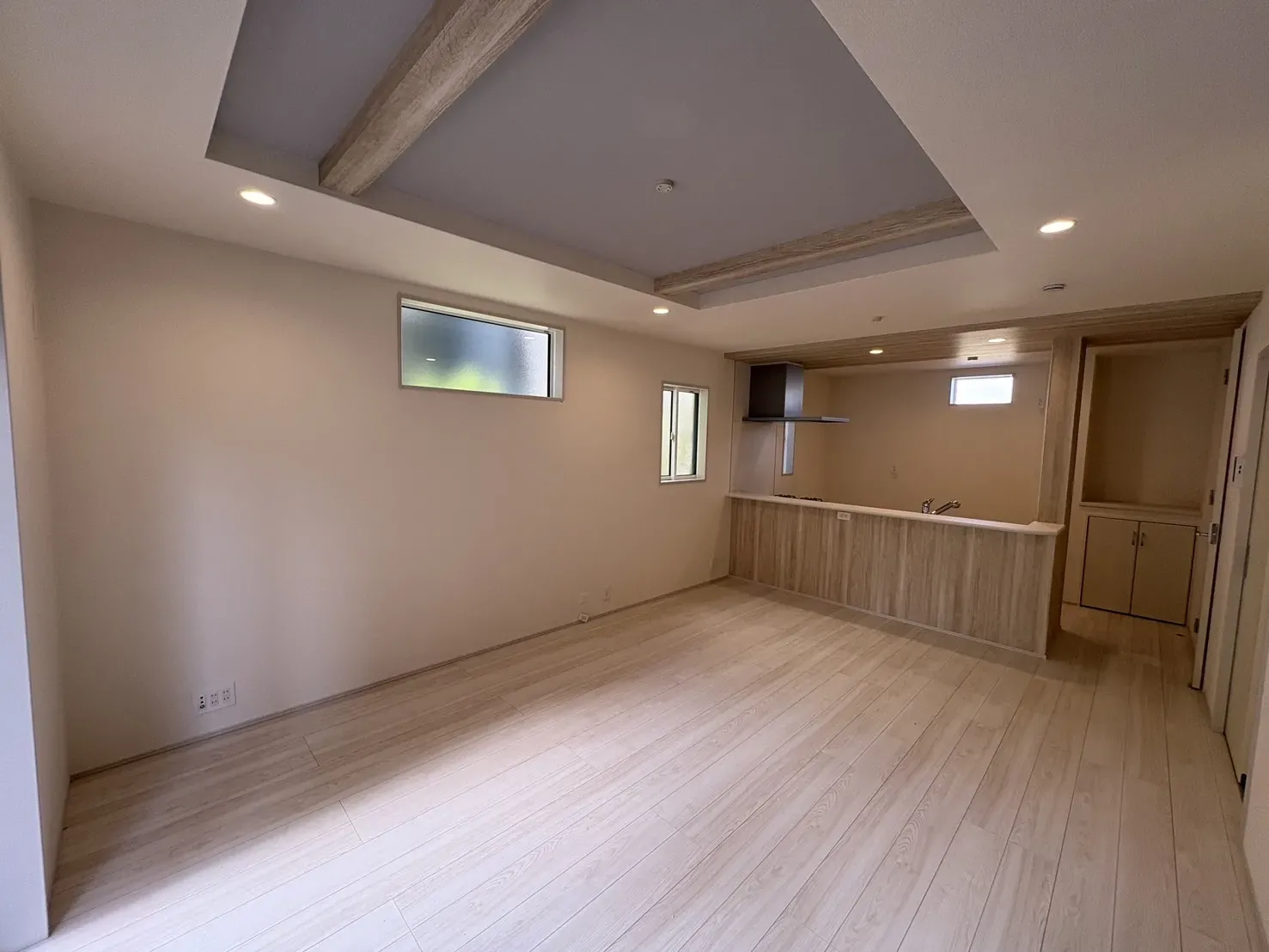 【リビング】広々16帖のリビングダイニング