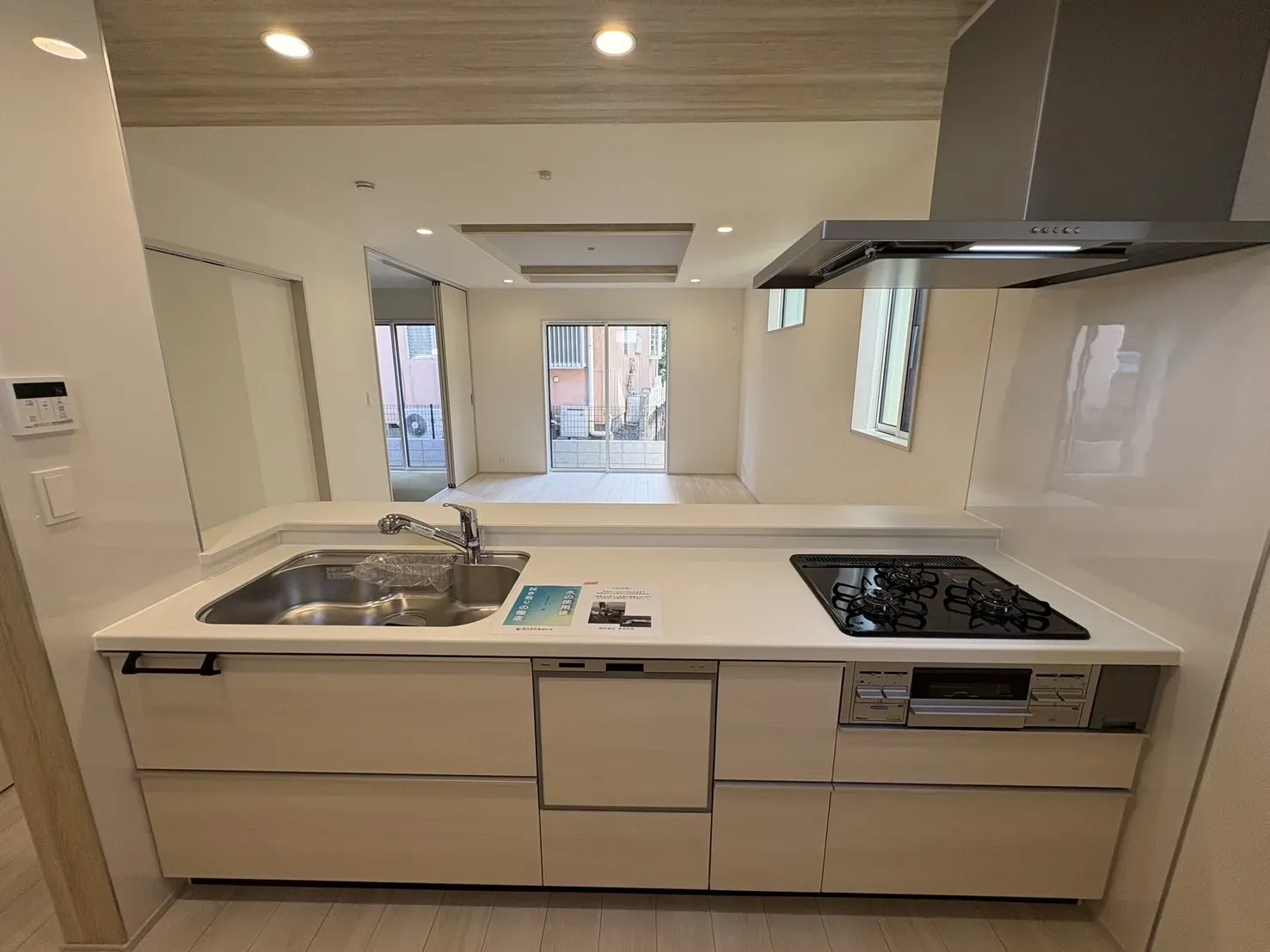 【キッチン】リビング全体が見渡せる対面キッチン♪