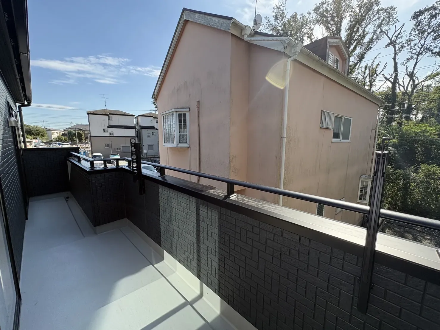 【バルコニー】便利で広々としたバルコニー日当たり良好です♪