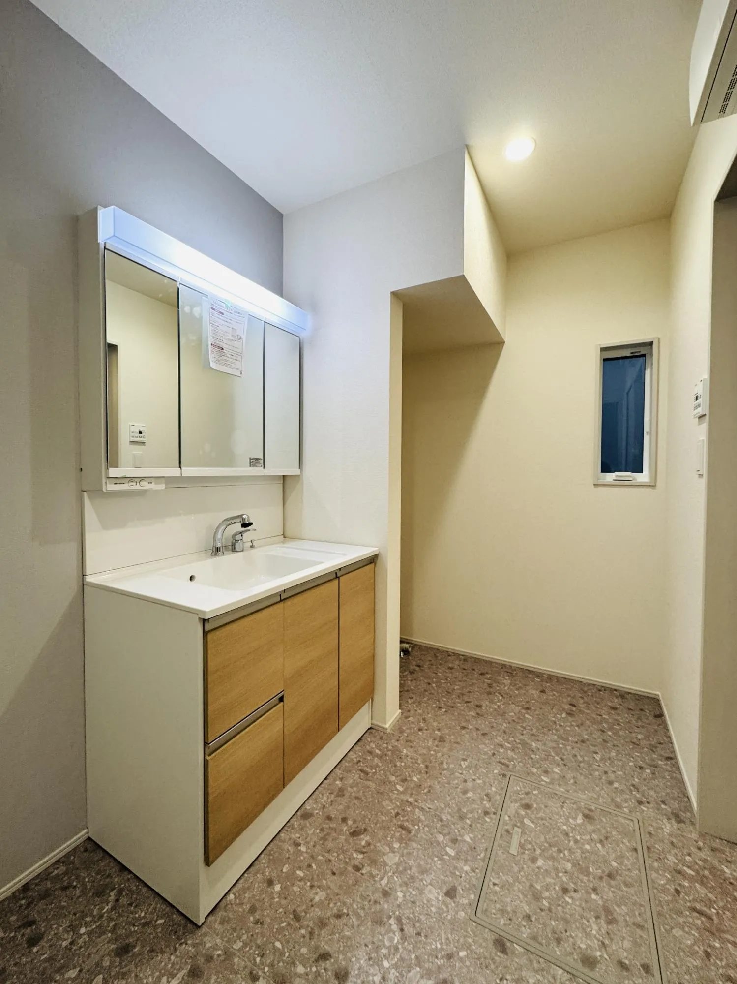 【洗面所:2号棟】