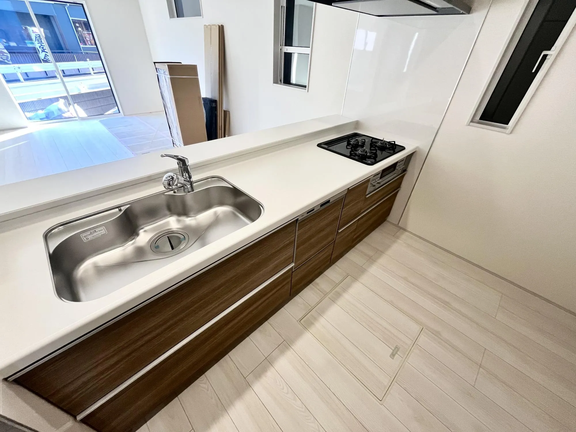 お料理中も会話の弾むフルオープンカウンターキッチン※完成前の写真です【2号棟】