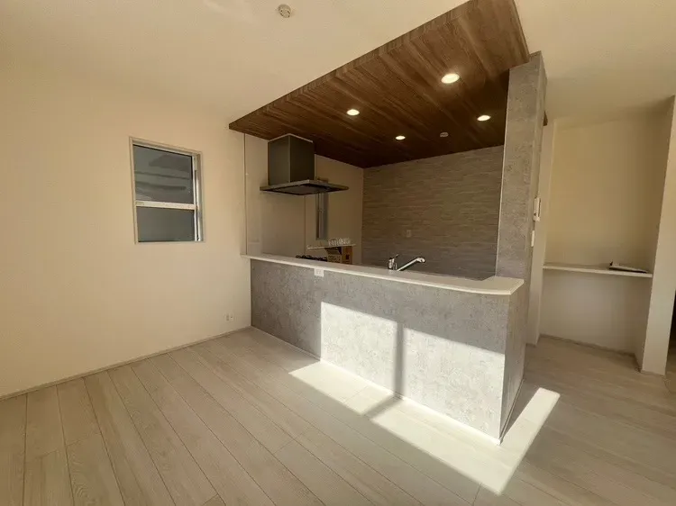 フルオープンキッチンで家族との会話が弾むダイニング【3号棟】