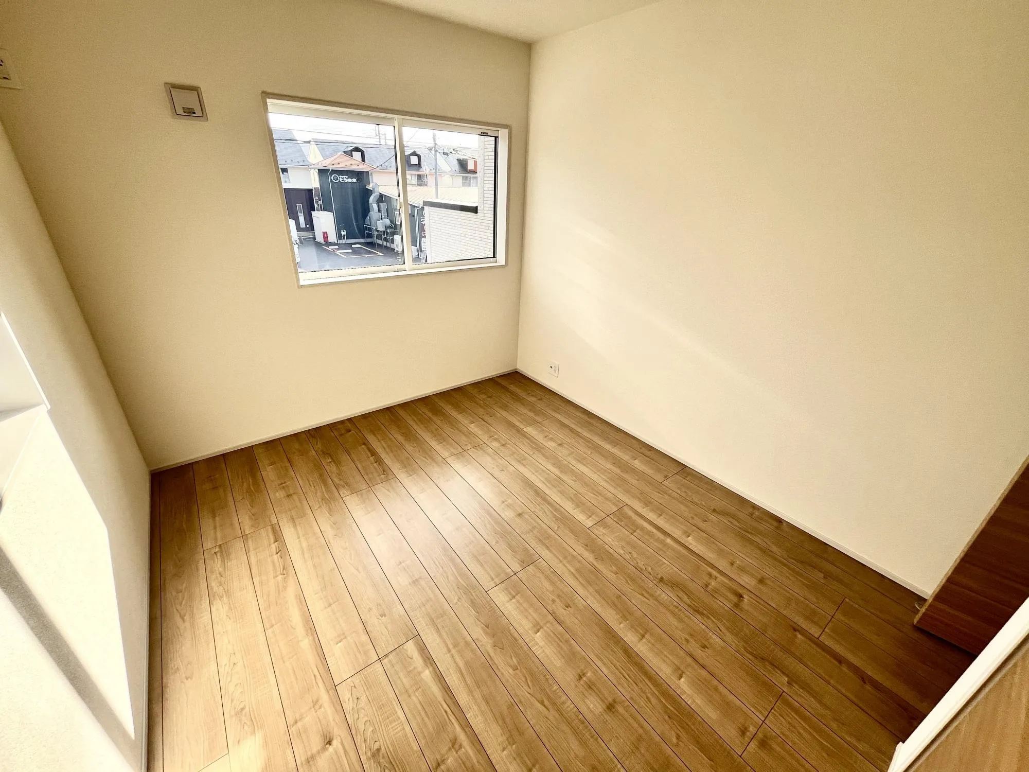 シンプルな間取りの為、家具などでお好みのレイアウトに【4号棟】