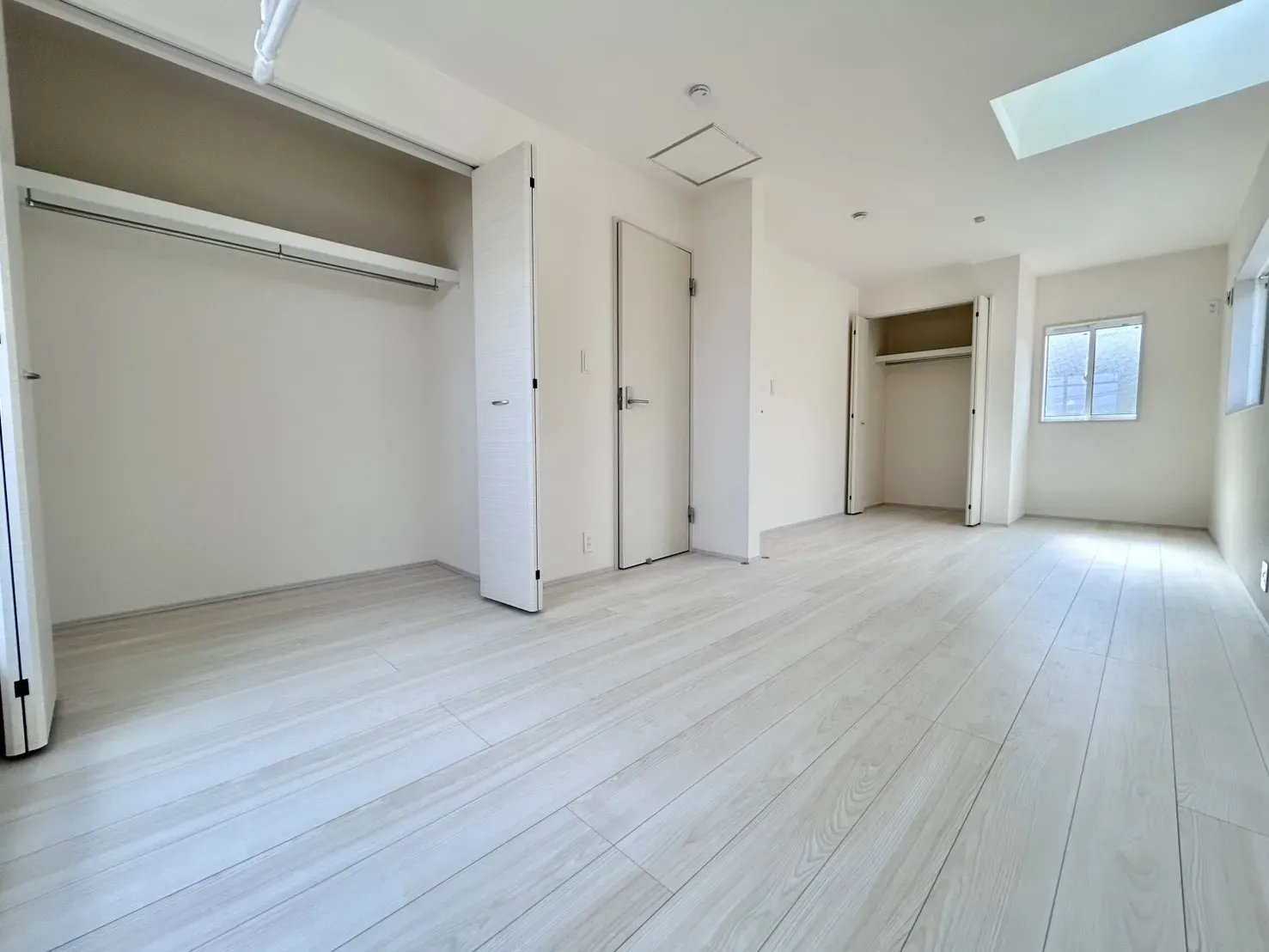 【洋室③】5.25帖、5.25帖