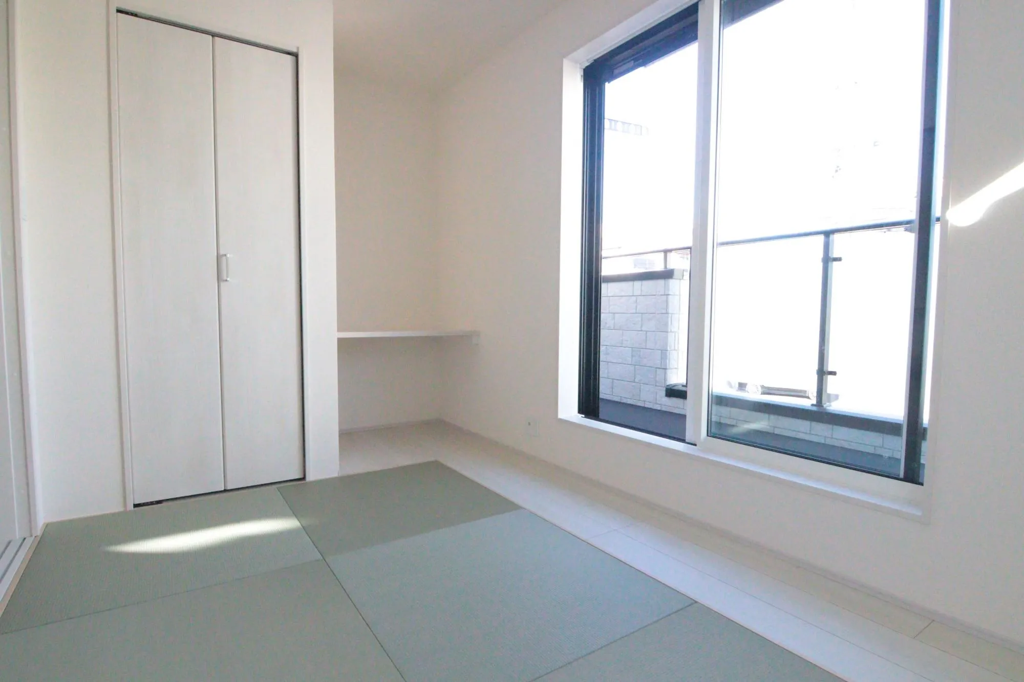 2階に洋室仕様の畳部屋