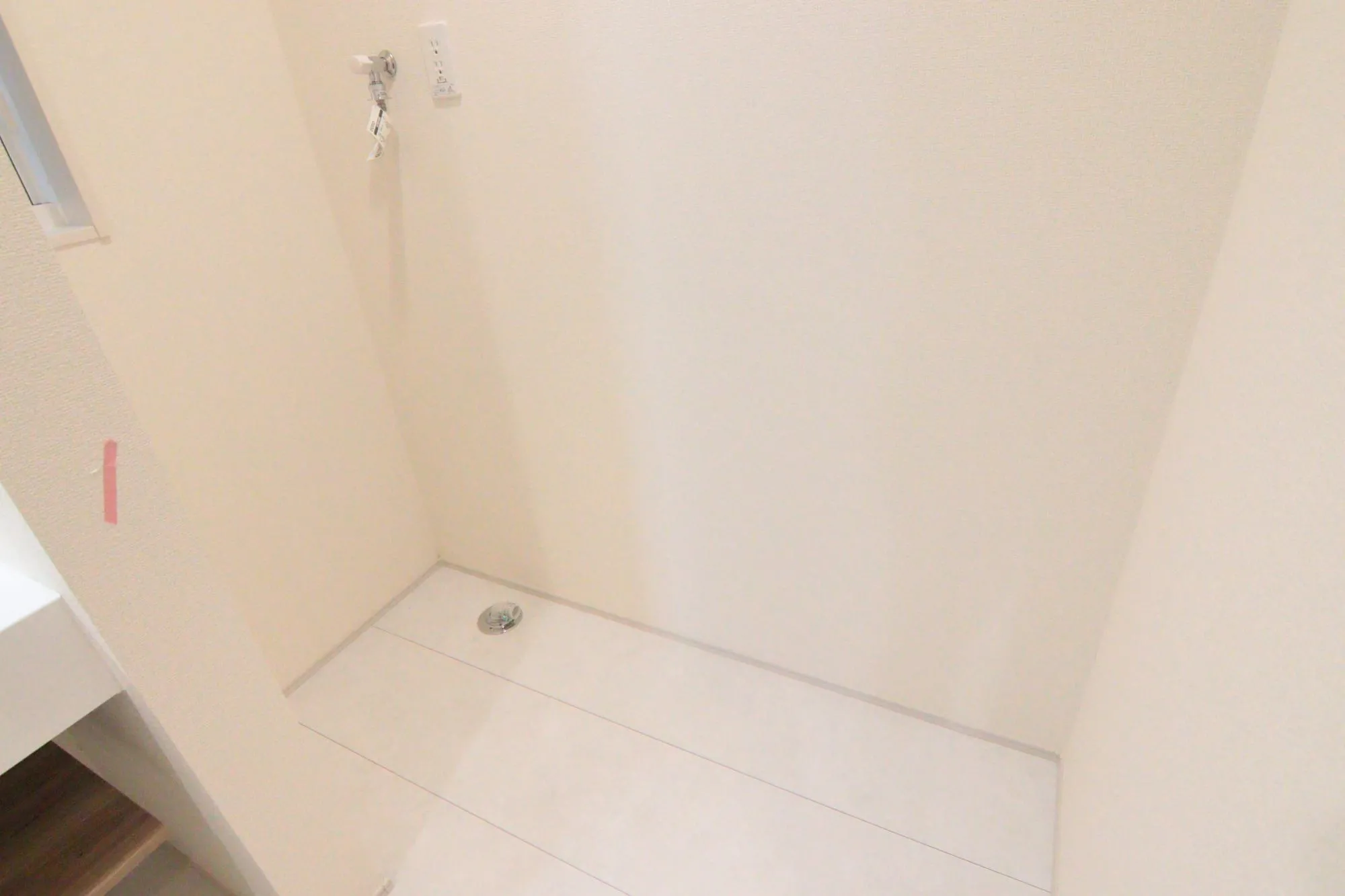 洗面所内の洗濯機置き場