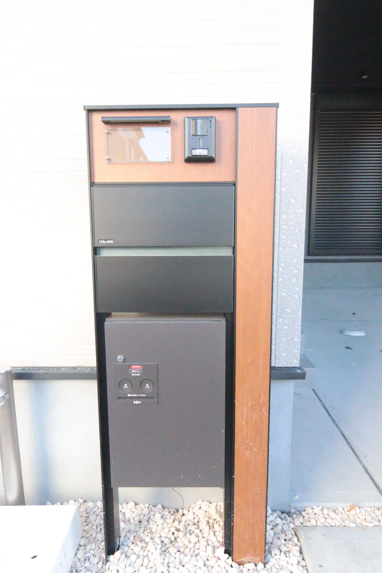 玄関ポスト宅配BOX付