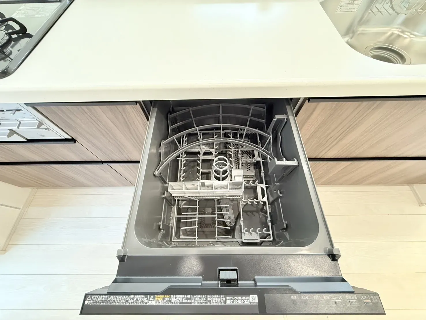 【食器洗浄乾燥機】家事ラクの定番!食器洗浄乾燥機!片付けの時間を短縮できるので、趣味の時間が増え毎日の生活が楽しくなります。