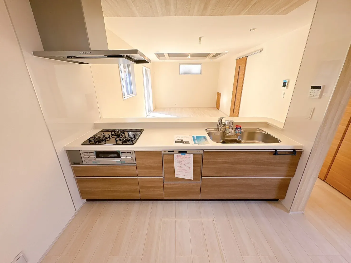 【キッチン】リビング全体が見渡せる対面キッチン♪