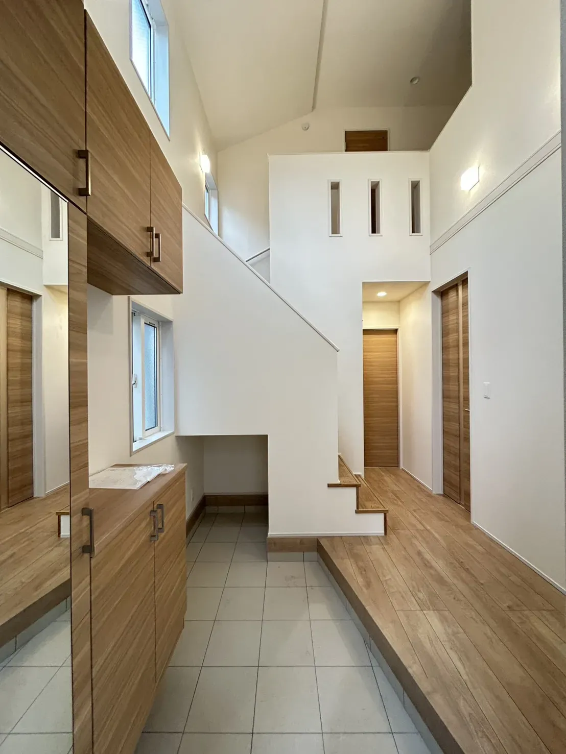 1号棟　玄関　吹抜