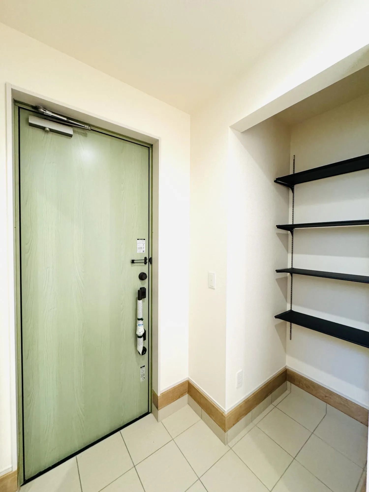 【玄関ドア+土間収納】