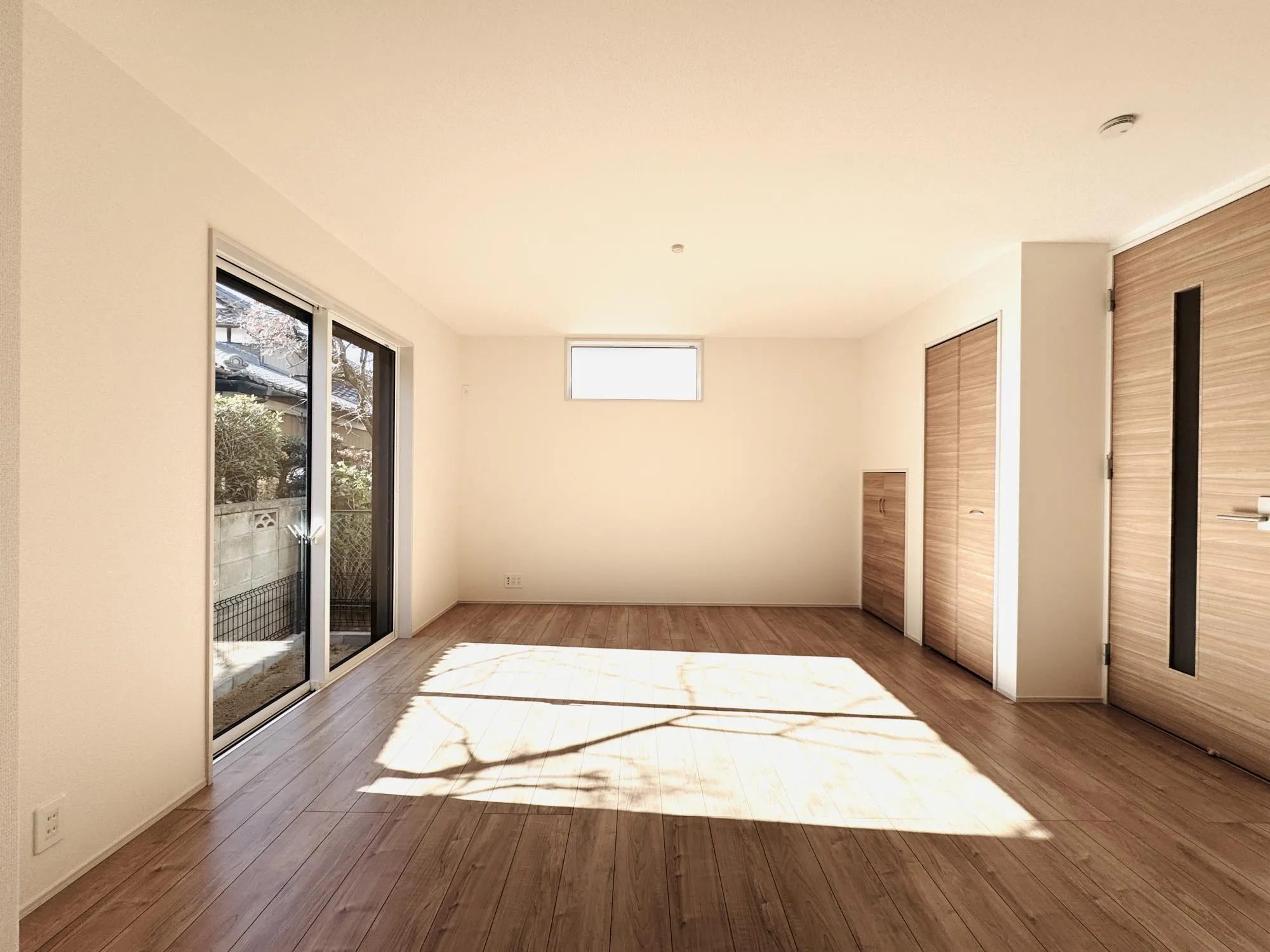 【1号棟:リビング西向き】