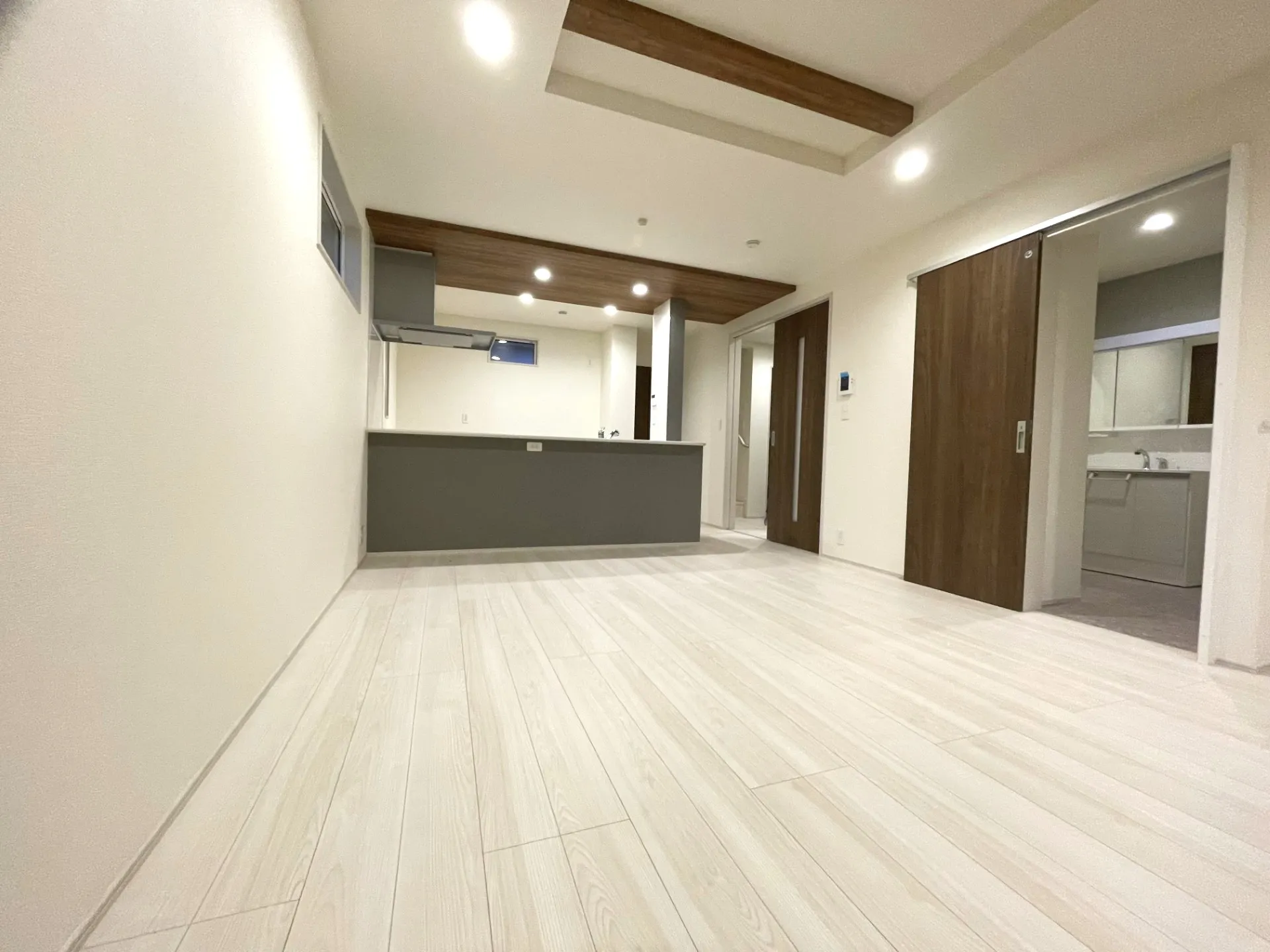 【2号棟:リビング】