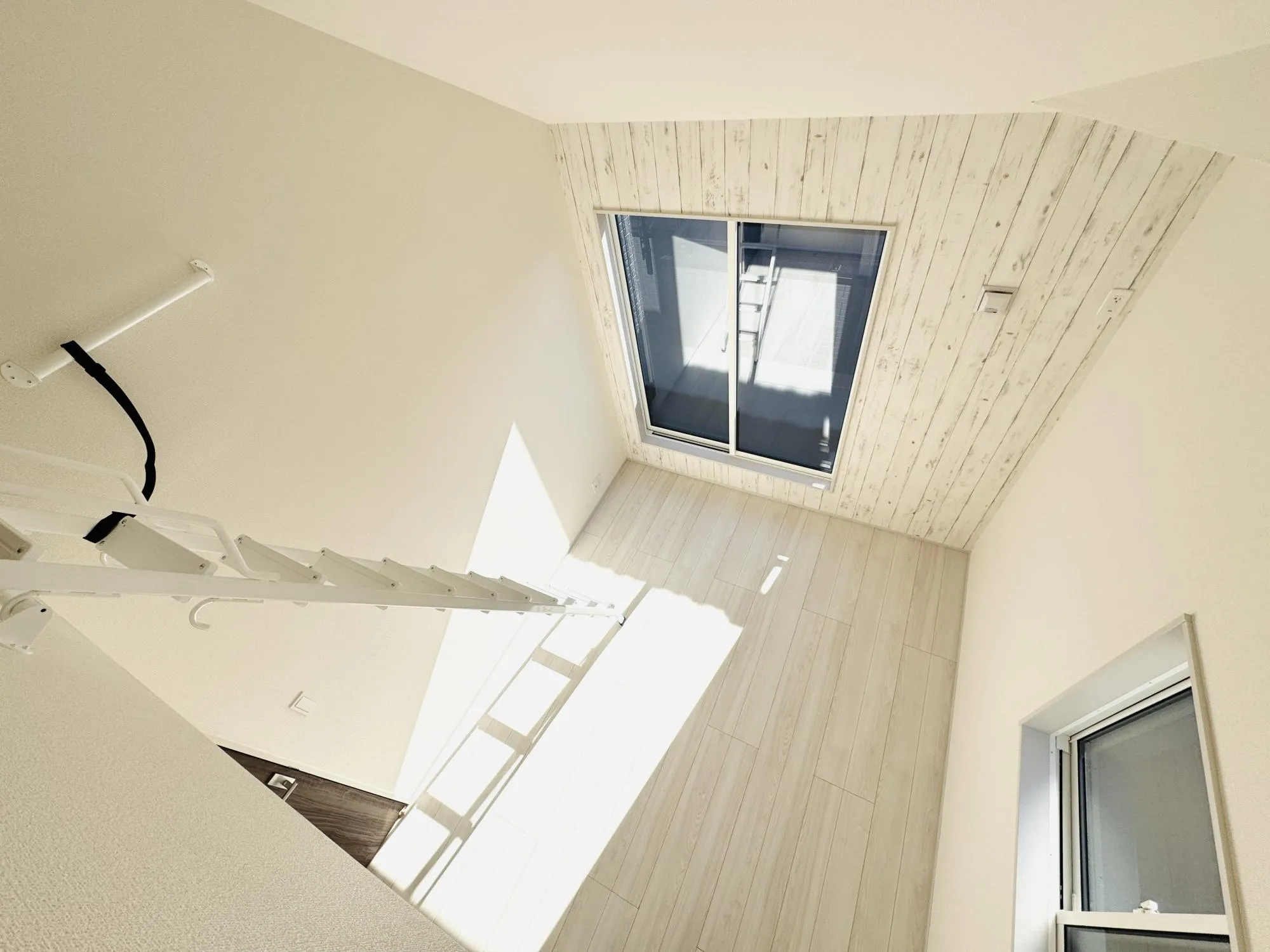 【2号棟:ロフトからの眺望】