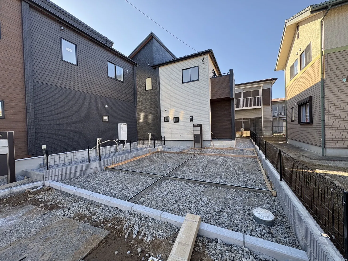 【販売現地】太陽光パネル標準装備♪