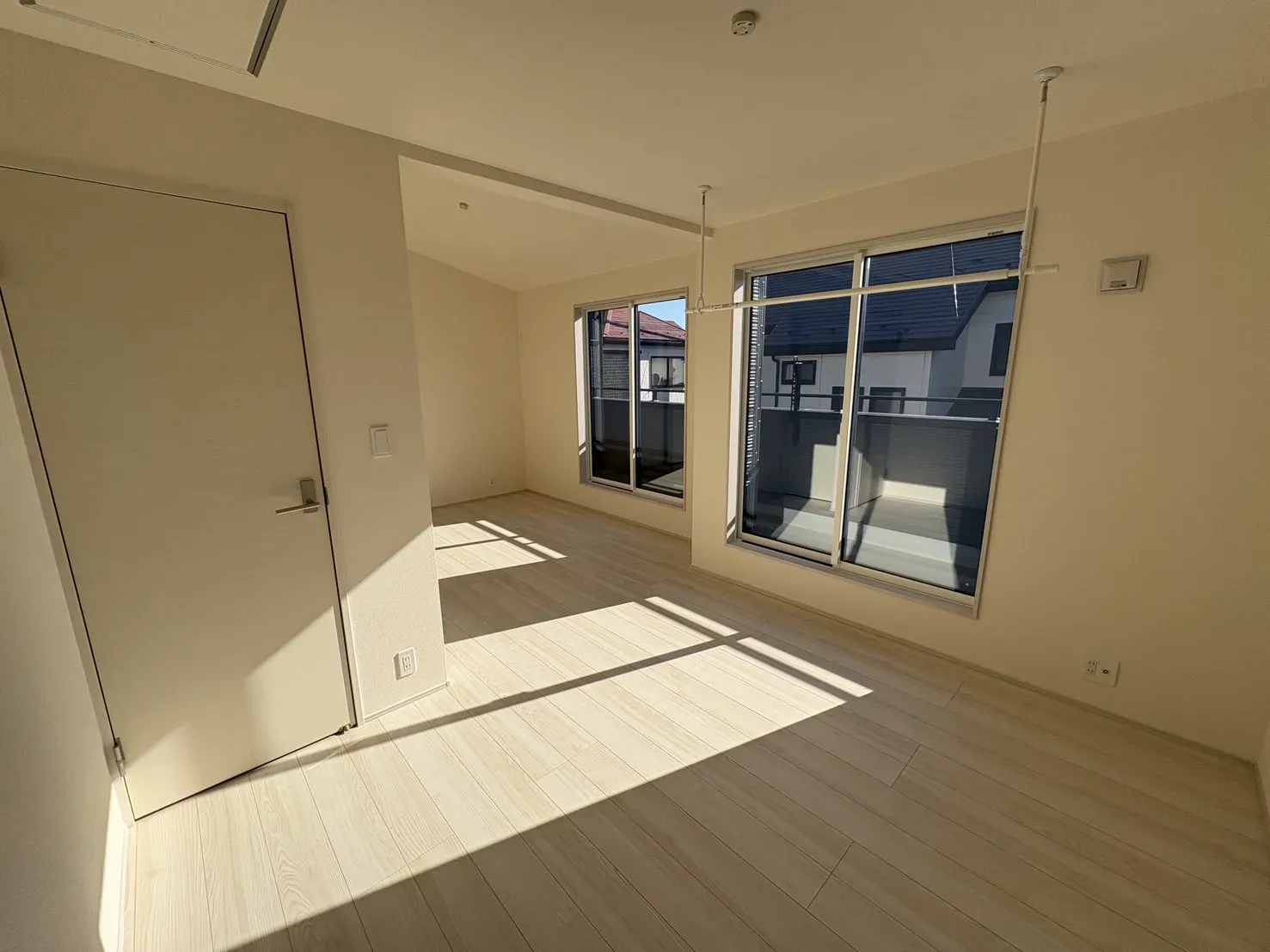 【主寝室】2つの部屋にアレンジできるフレキシブルルーム